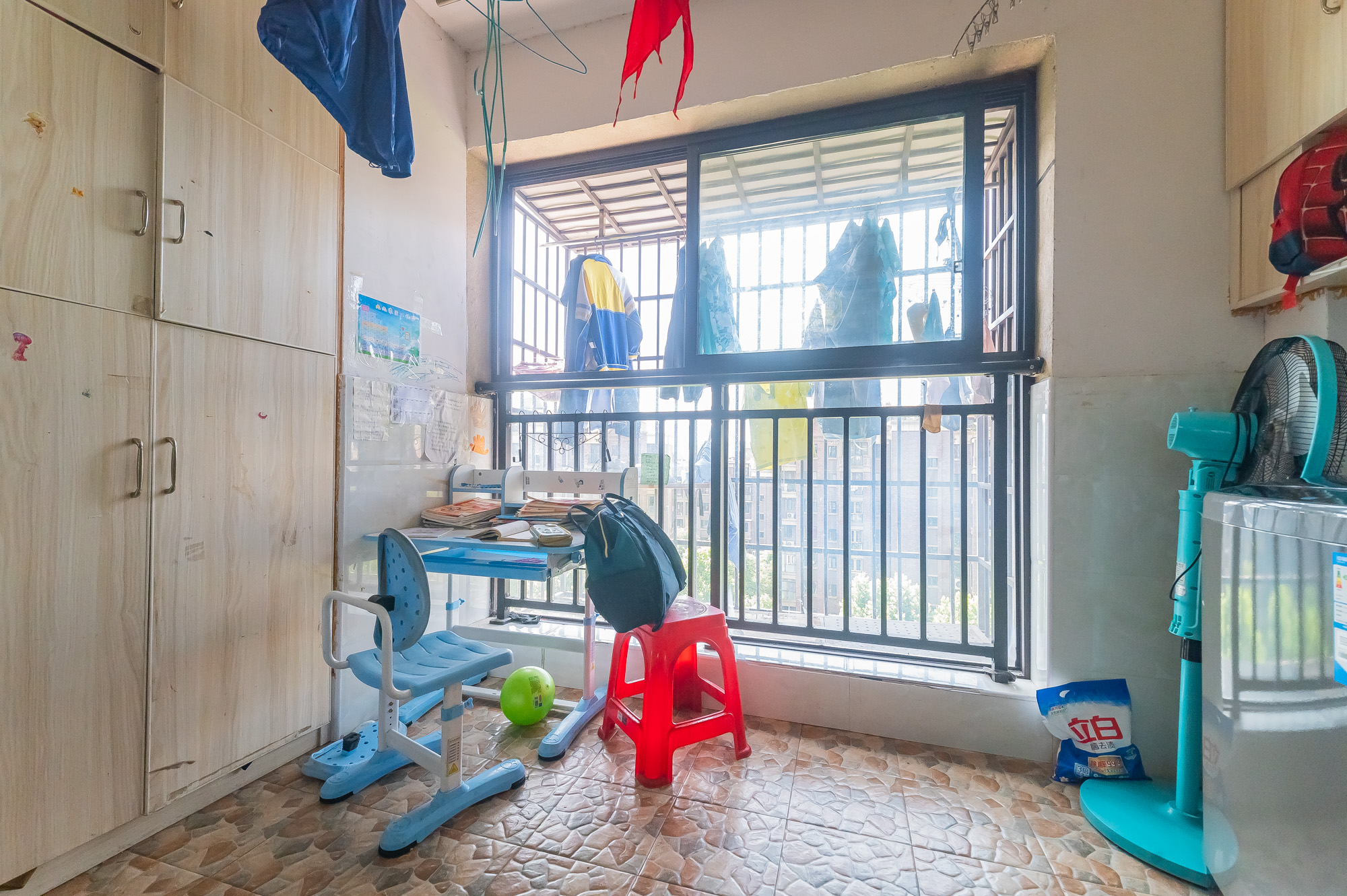 星湖湾一期高层 3室2厅1卫 69.8万 星湖湾一期高层 3室2厅1卫 69.8万阳台