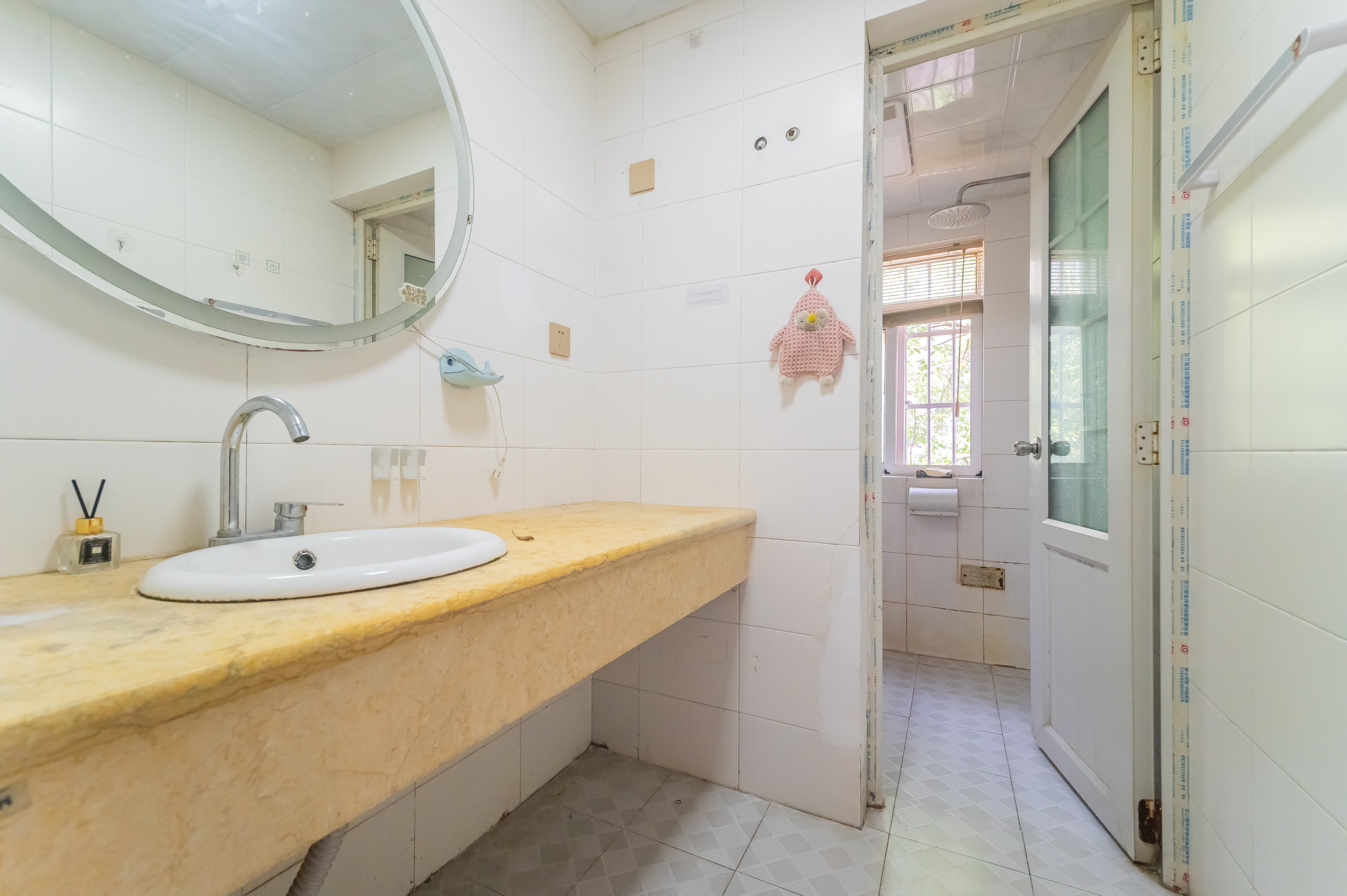 金岸教师公寓 3室2厅1卫 99.8万 金岸教师公寓 3室2厅1卫 99.8万卫生间