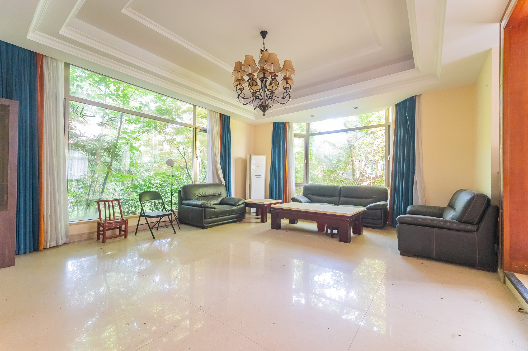 碧桂园威尼斯城  8室2厅4卫    870.0万 碧桂园威尼斯城  8室2厅4卫    870.0万客厅