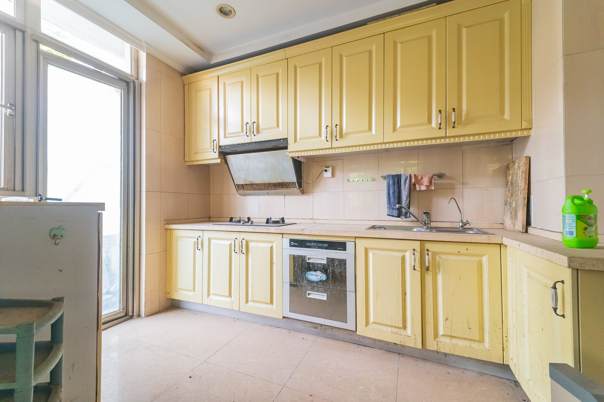 碧桂园威尼斯城  8室2厅4卫    870.0万 碧桂园威尼斯城  8室2厅4卫    870.0万厨房