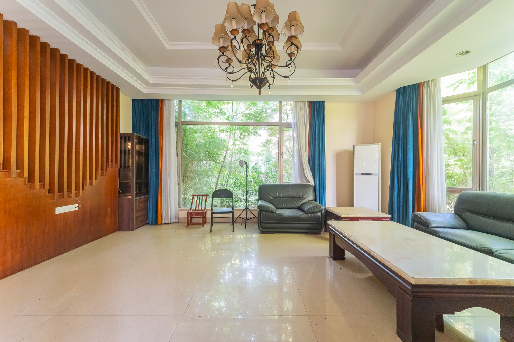 碧桂园威尼斯城  8室2厅4卫    870.0万 碧桂园威尼斯城  8室2厅4卫    870.0万客厅