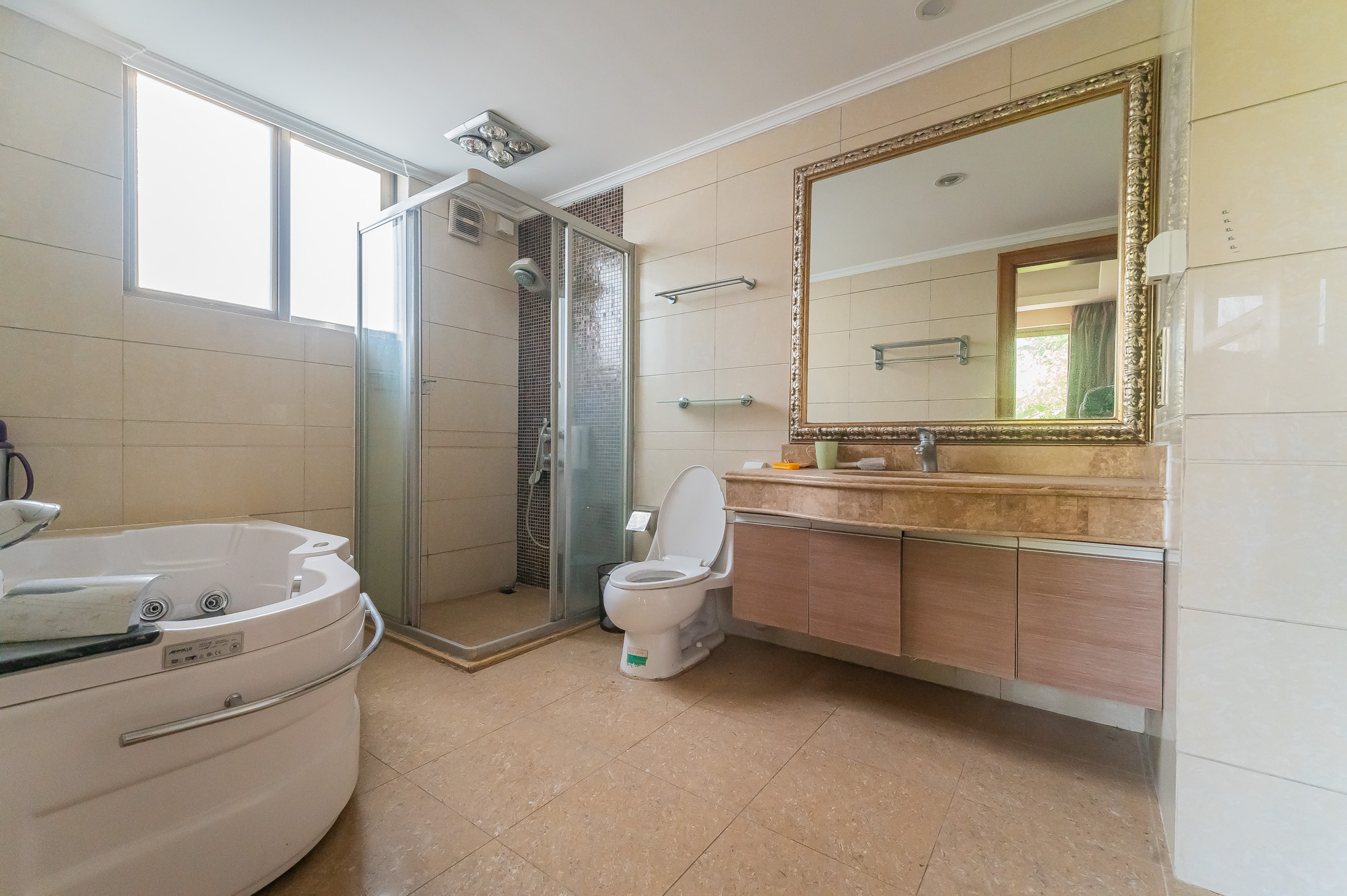 碧桂园威尼斯城  8室2厅4卫    870.0万 碧桂园威尼斯城  8室2厅4卫    870.0万卫生间