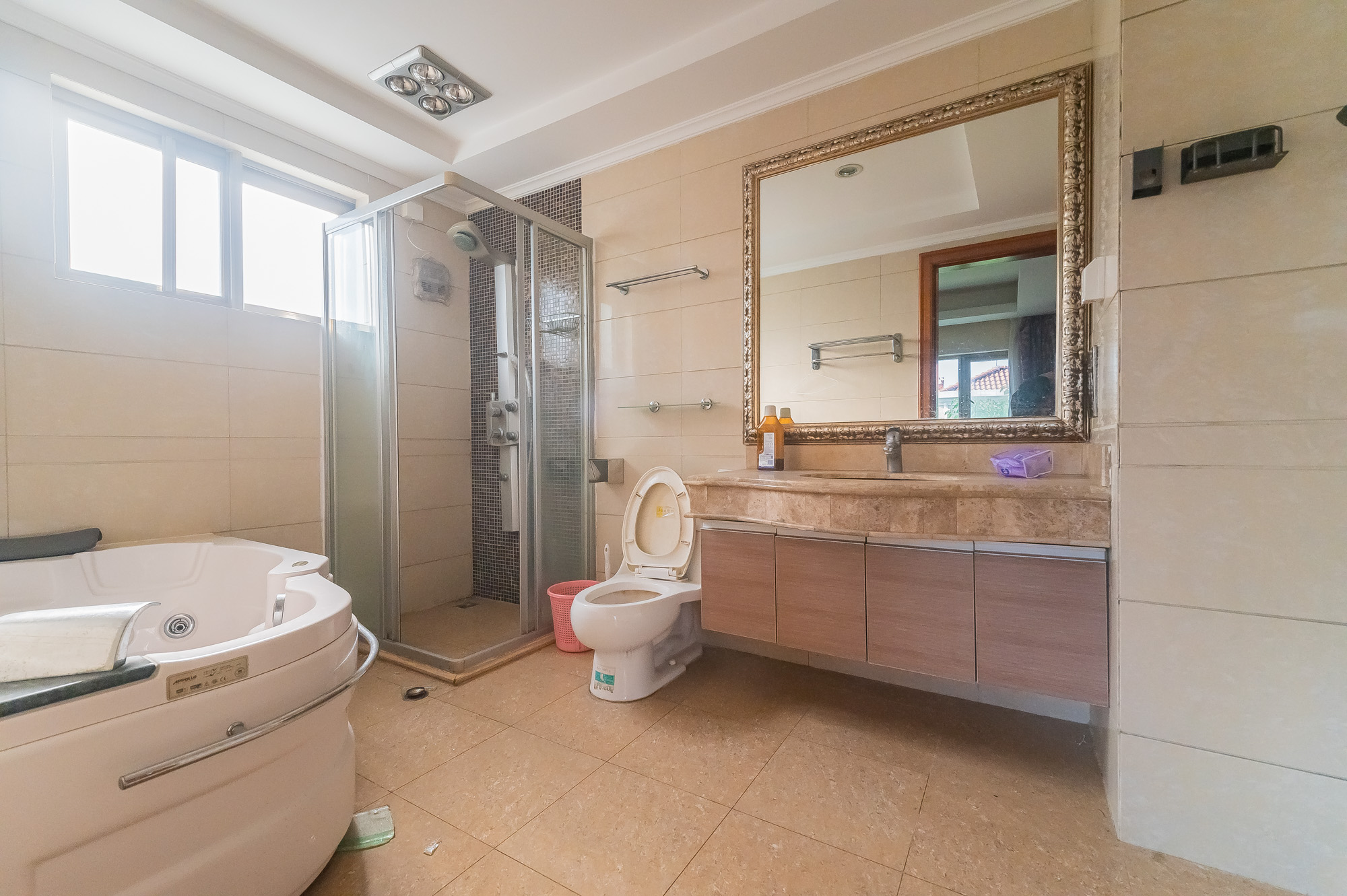 碧桂园威尼斯城  8室2厅4卫    870.0万 碧桂园威尼斯城  8室2厅4卫    870.0万卫生间