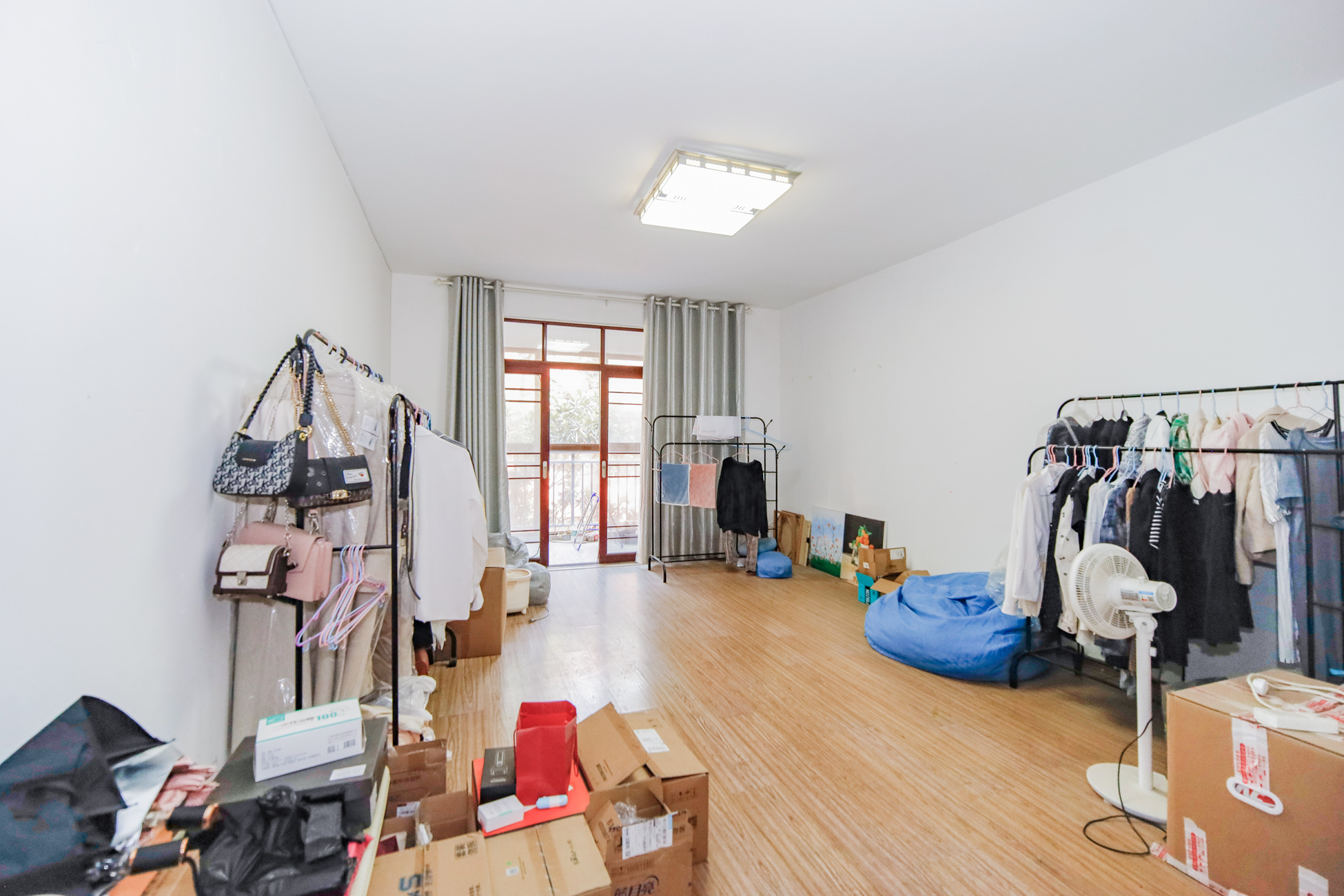 湘翰御舍  3室2厅1卫    102.0万客厅