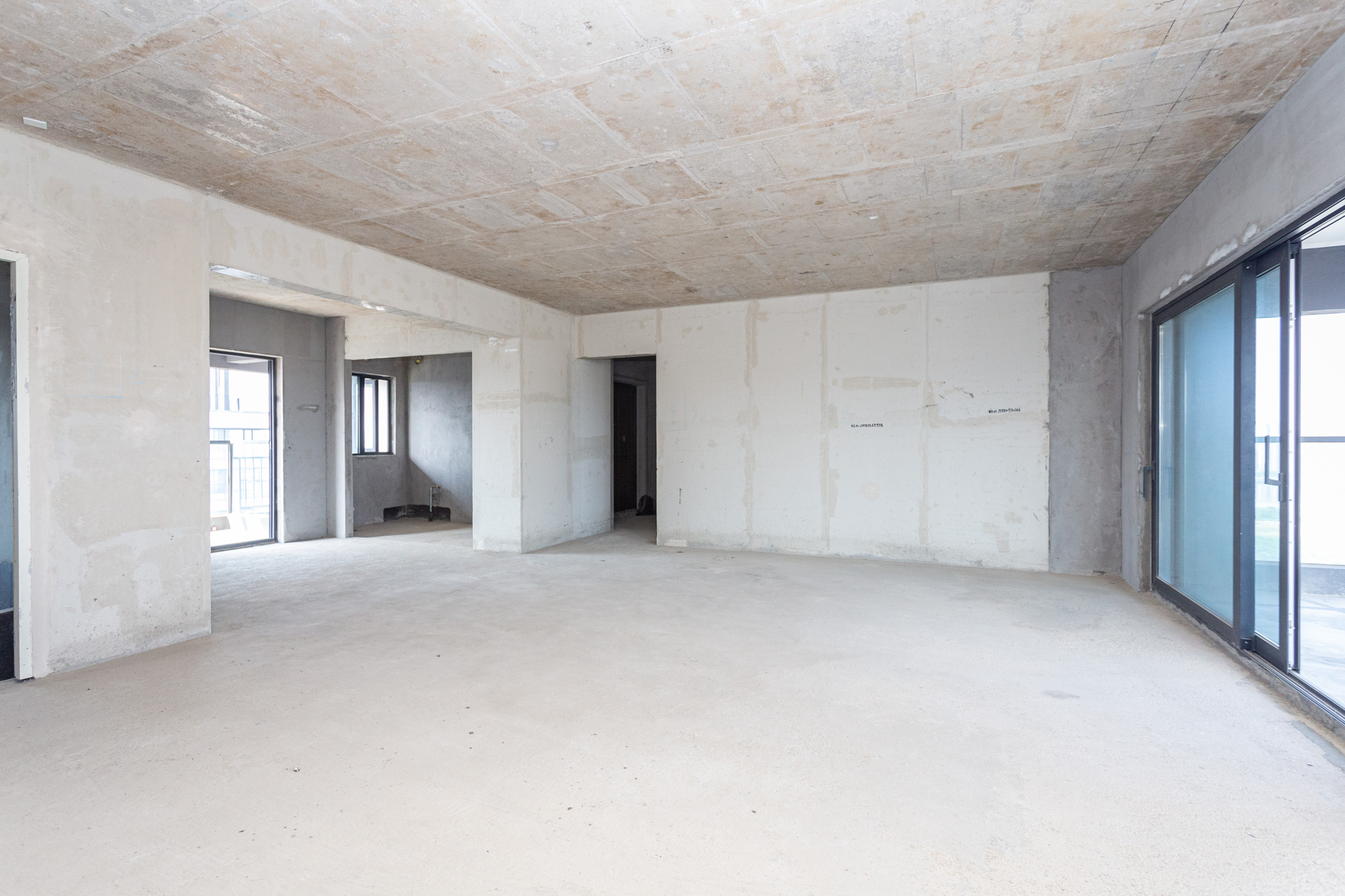 越秀湘江星汇城一期 4室2厅2卫 230.0万 越秀湘江星汇城一期 4室2厅2卫 230.0万客厅