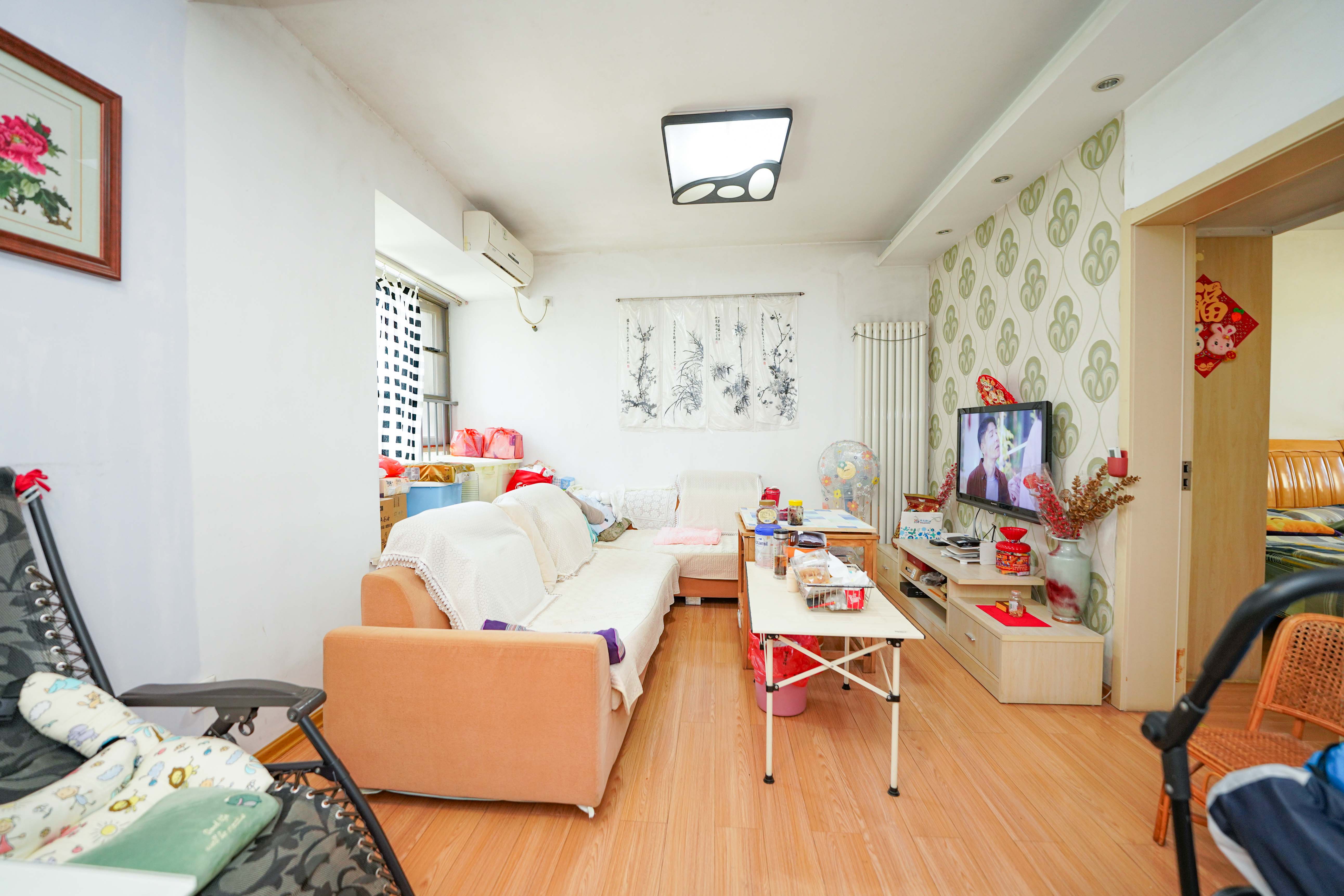 怡海星城  2室2厅1卫    40.0万客厅