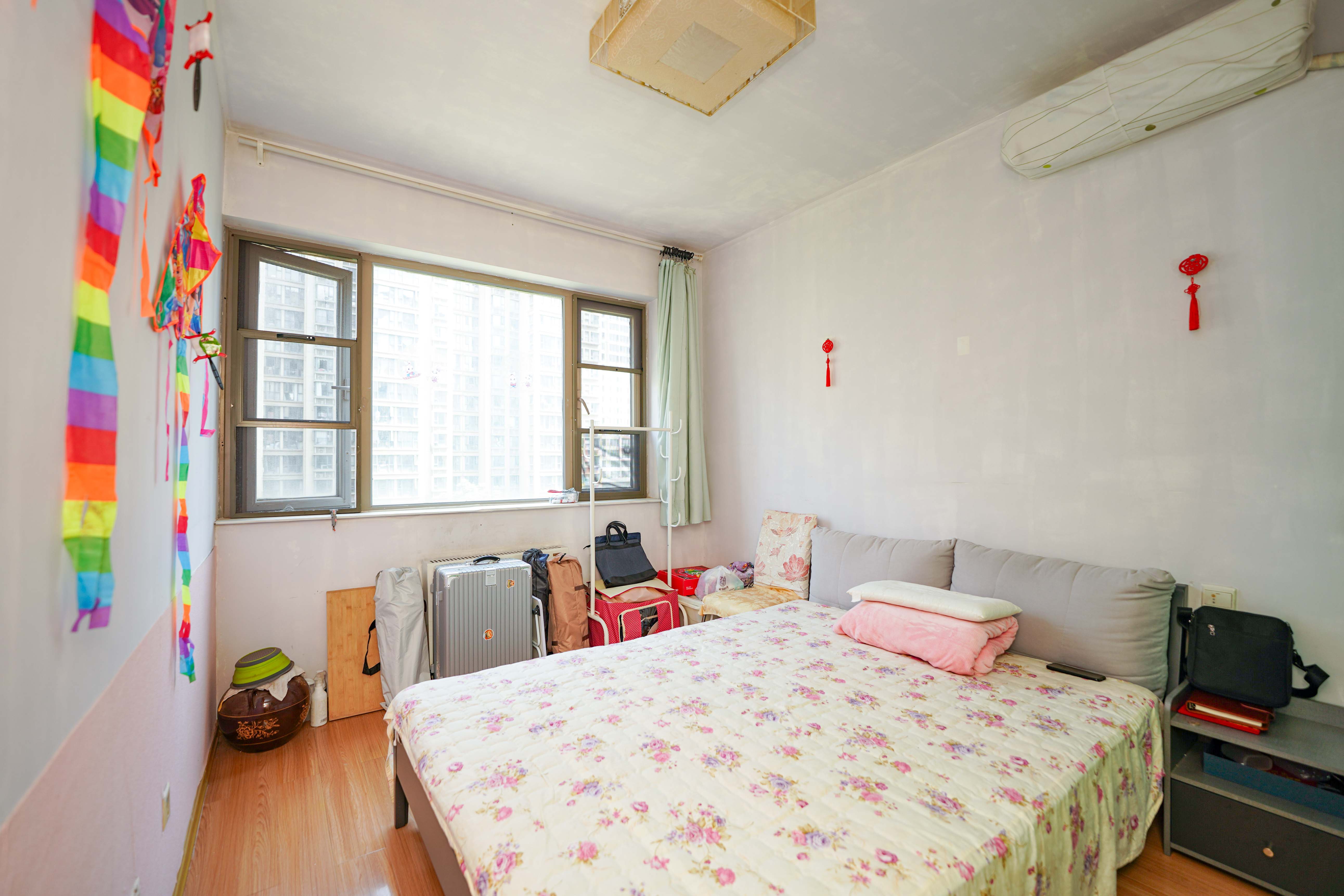 怡海星城  2室2厅1卫    40.0万卧室