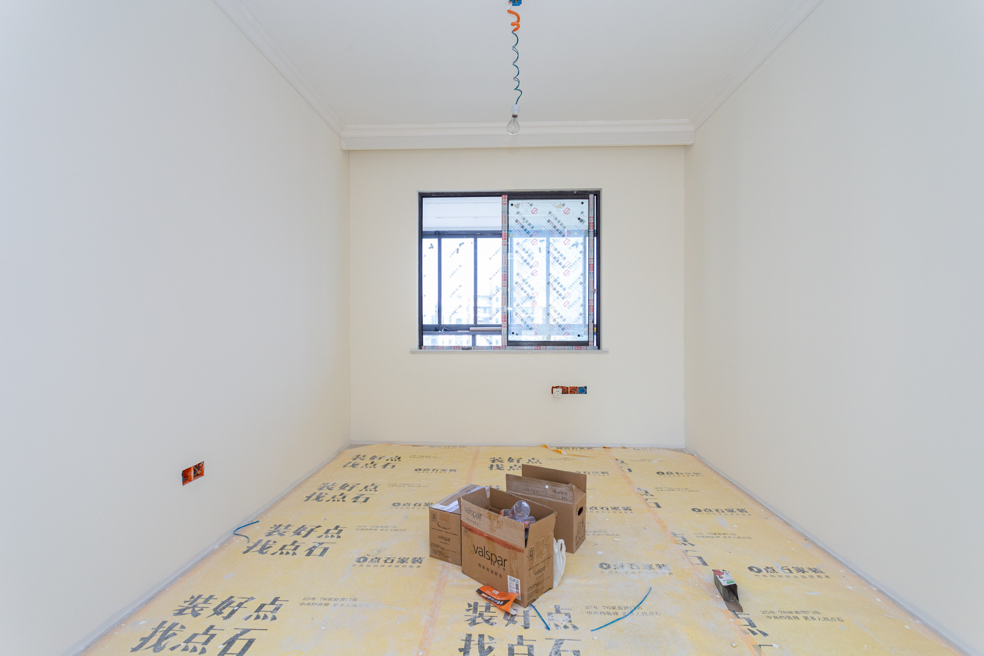 润和湘江天地E区  5室2厅3卫    389.0万 润和湘江天地E区  5室2厅3卫    389.0万卧室