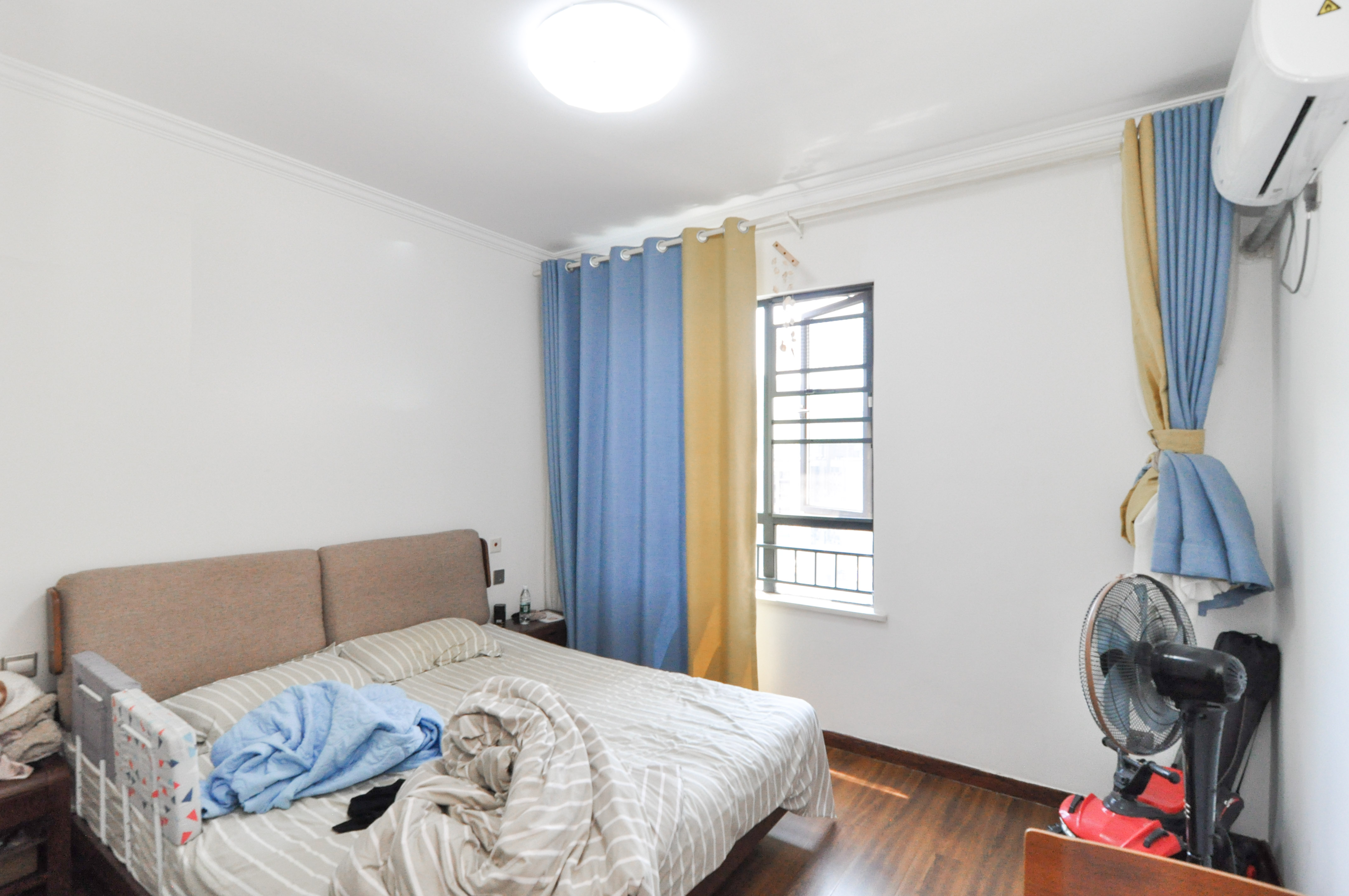 中海梅溪湖壹号  3室2厅2卫    202.0万卧室