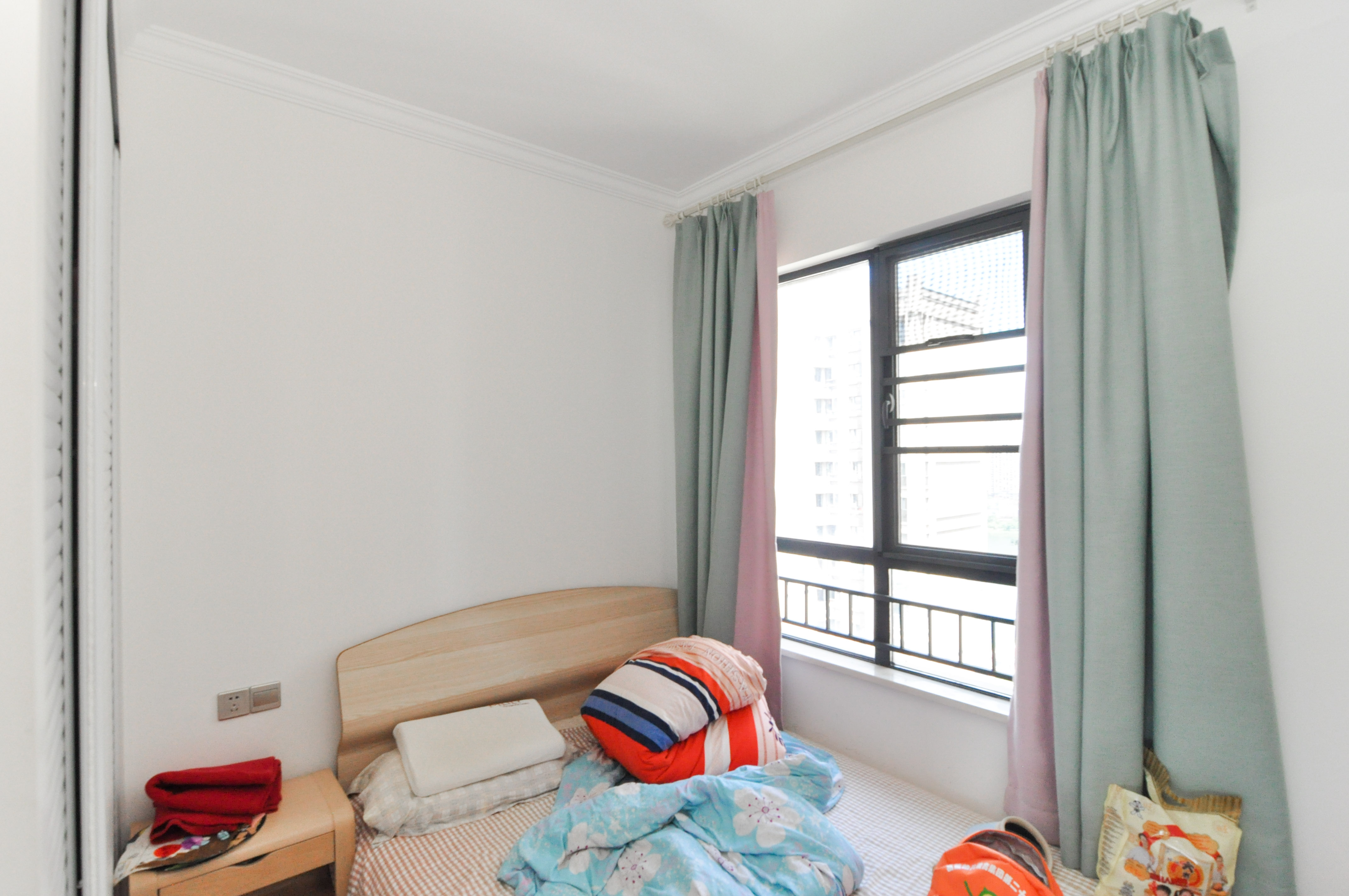 中海梅溪湖壹号  3室2厅2卫    202.0万卧室