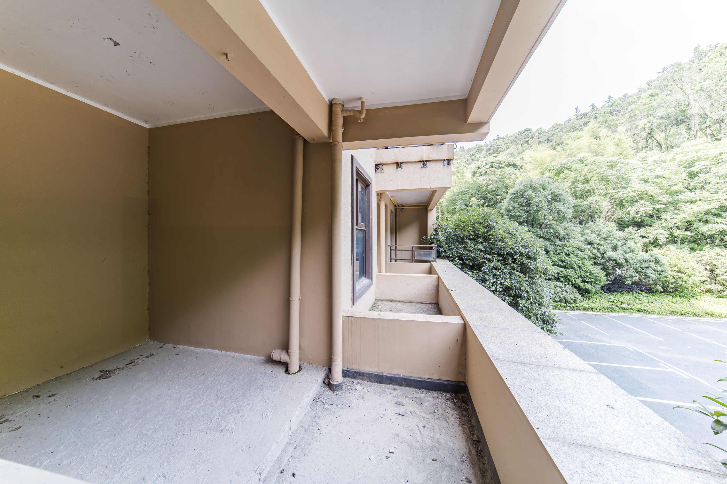 致地龙煕台  4室2厅2卫   298.00万阳台