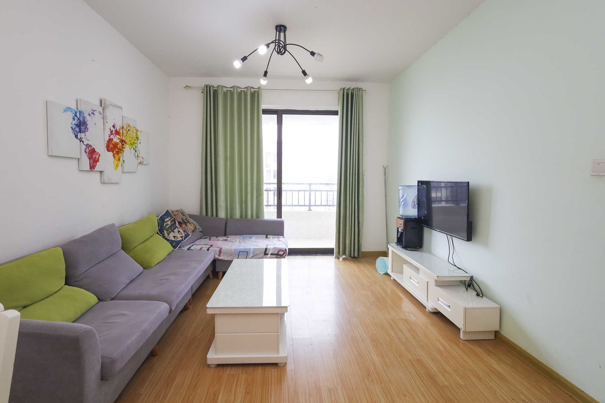 山语城三期  3室2厅1卫    56.8万 山语城三期  3室2厅1卫    56.8万客厅