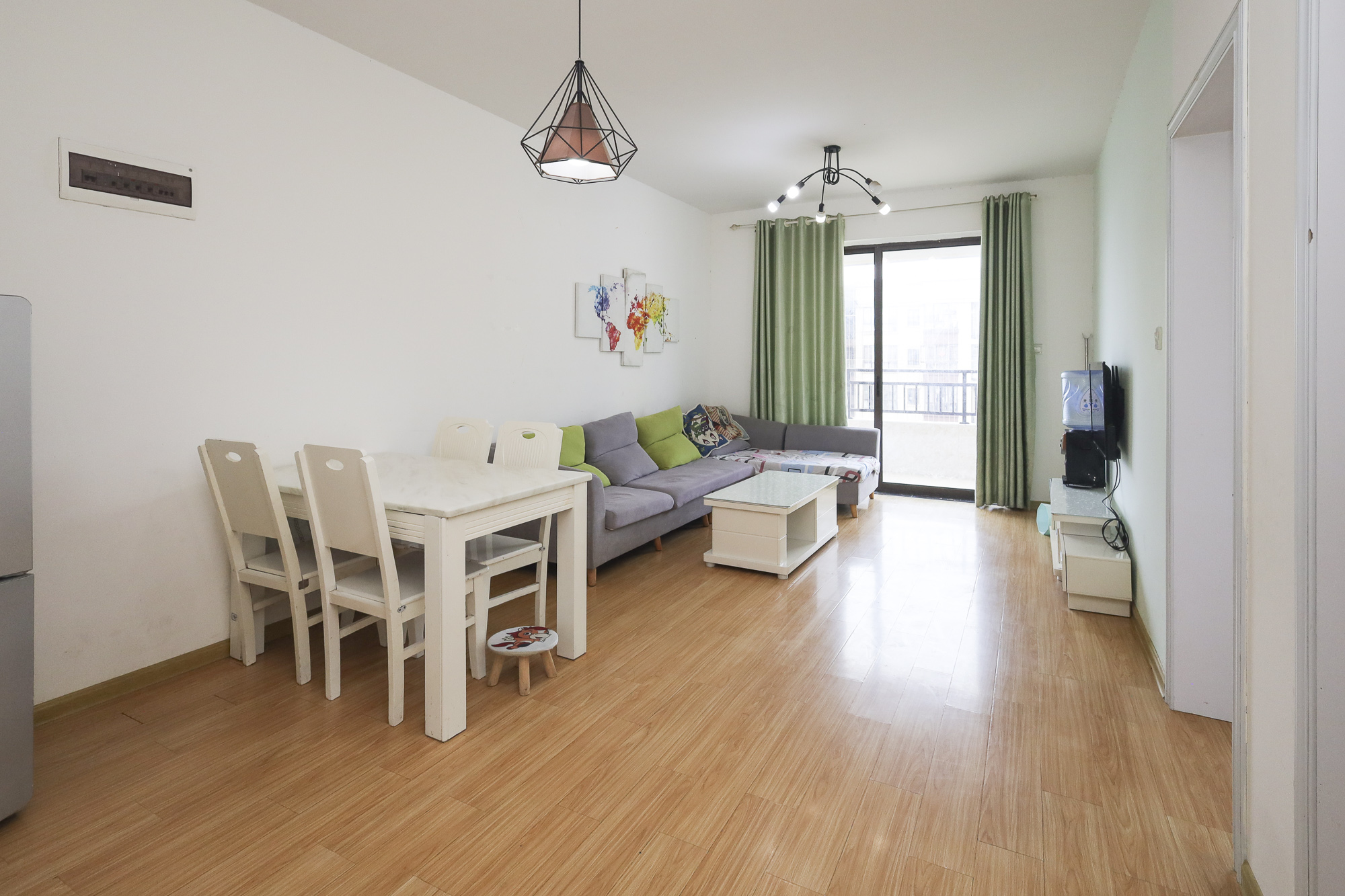 山语城三期  3室2厅1卫    56.8万 山语城三期  3室2厅1卫    56.8万客厅