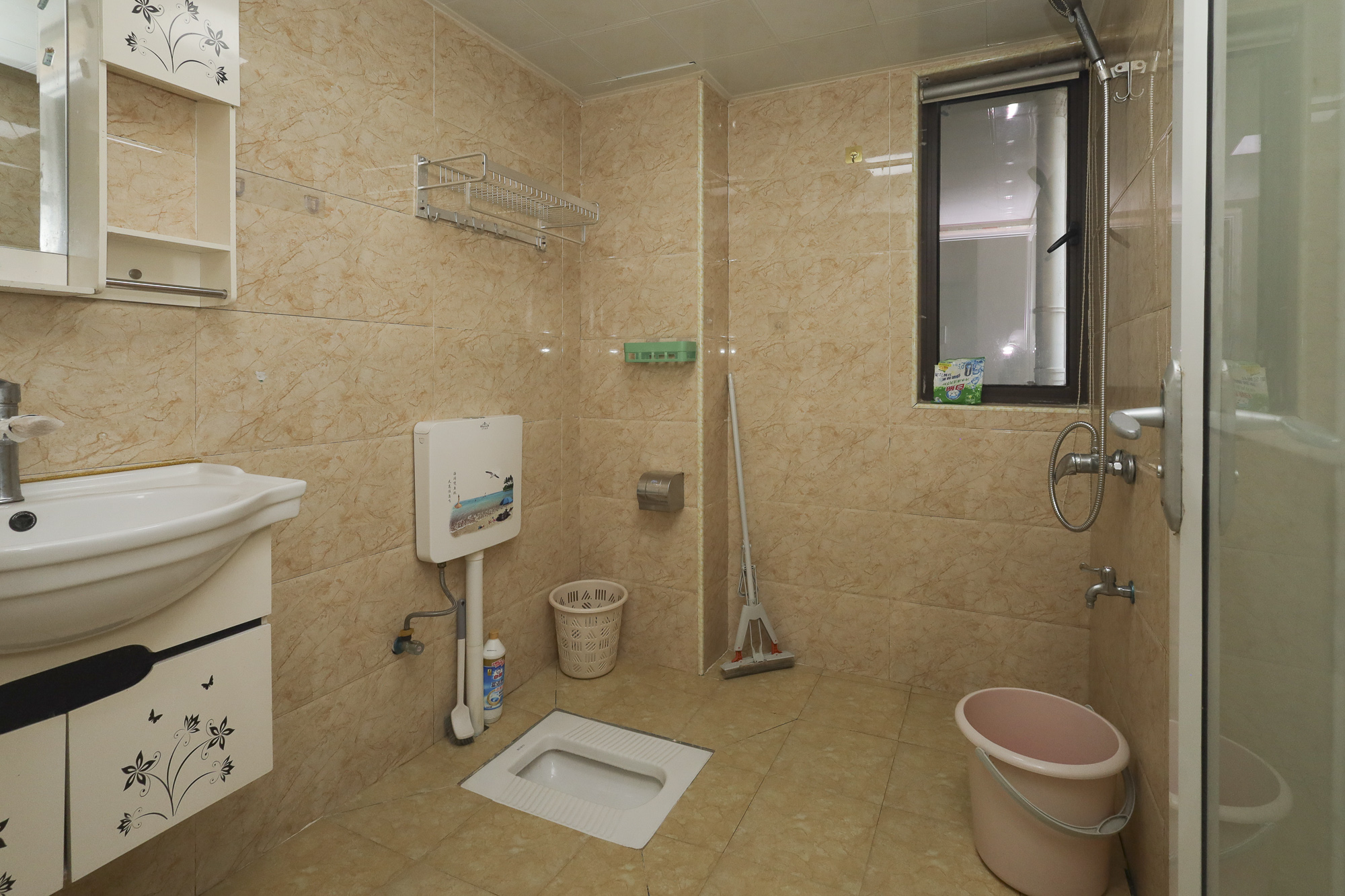 山语城三期  3室2厅1卫    56.8万 山语城三期  3室2厅1卫    56.8万卫生间