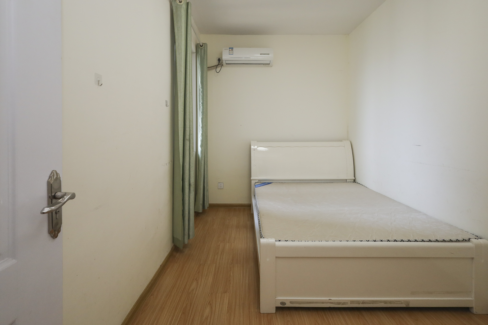 山语城三期  3室2厅1卫    56.8万 山语城三期  3室2厅1卫    56.8万卧室