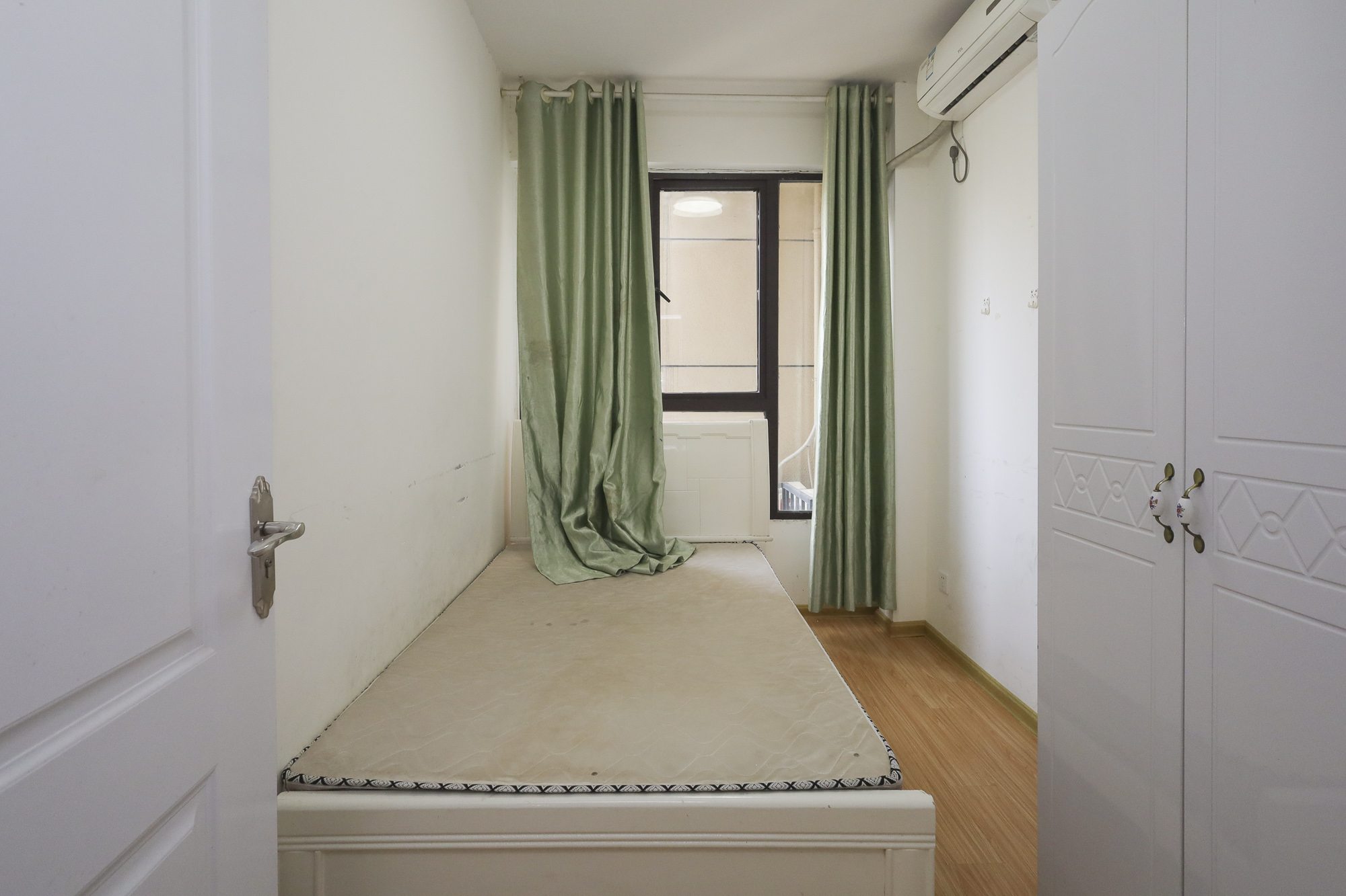 山语城三期  3室2厅1卫    56.8万 山语城三期  3室2厅1卫    56.8万卧室