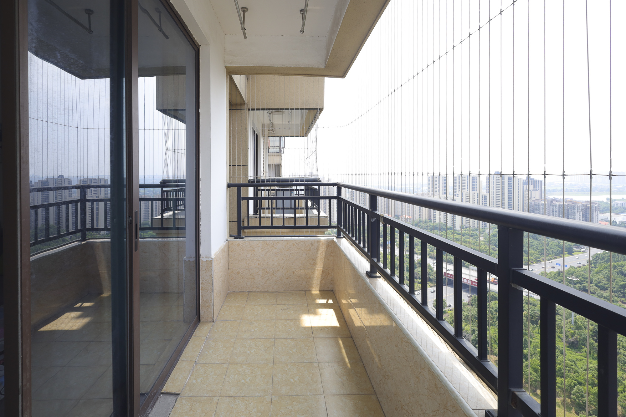 山语城三期  3室2厅1卫    56.8万 山语城三期  3室2厅1卫    56.8万阳台