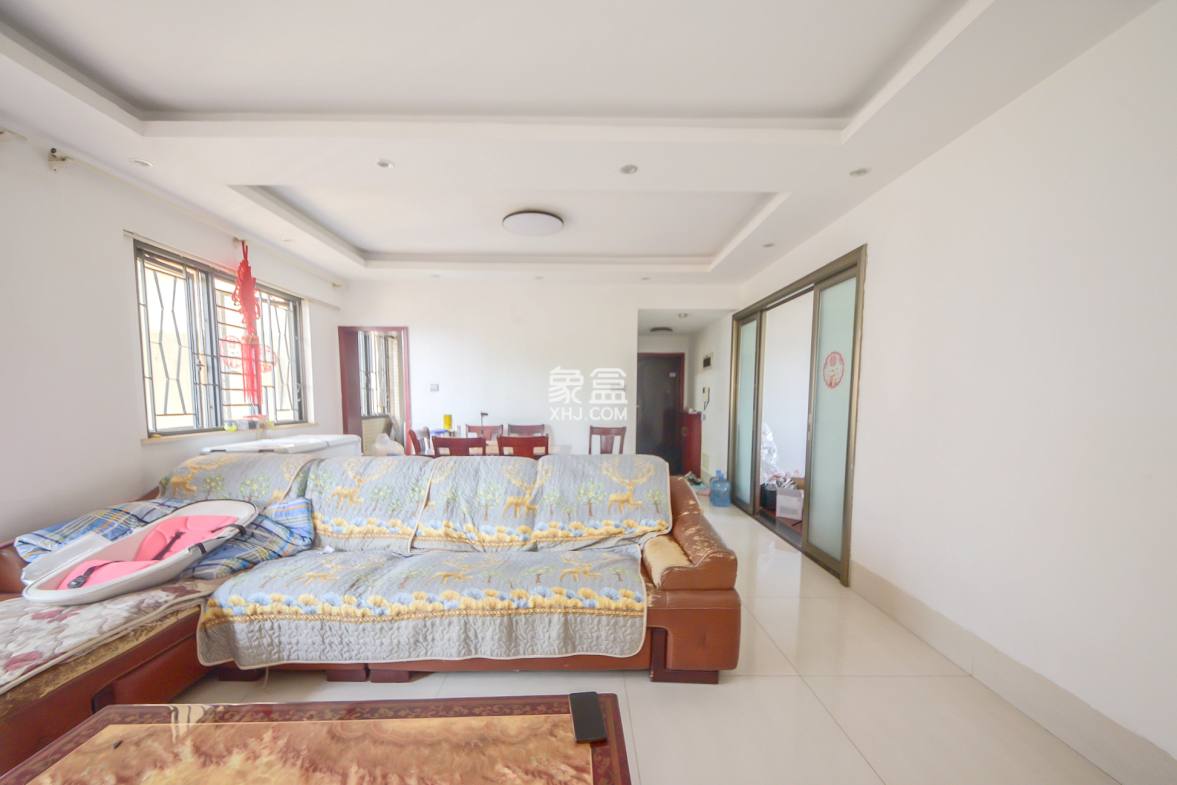 兰亭优壳(隽峰苑) 4室2厅2卫 95.0万 兰亭优壳(隽峰苑) 4室2厅2卫 95.0万客厅