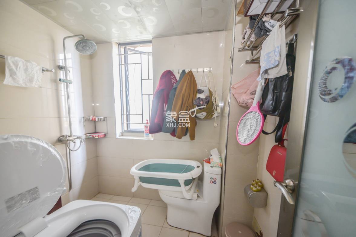 兰亭优壳(隽峰苑) 4室2厅2卫 95.0万 兰亭优壳(隽峰苑) 4室2厅2卫 95.0万卫生间