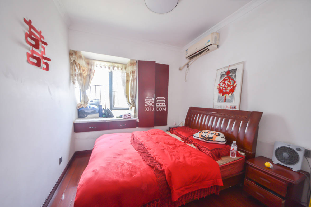 兰亭优壳(隽峰苑) 4室2厅2卫 95.0万 兰亭优壳(隽峰苑) 4室2厅2卫 95.0万卧室