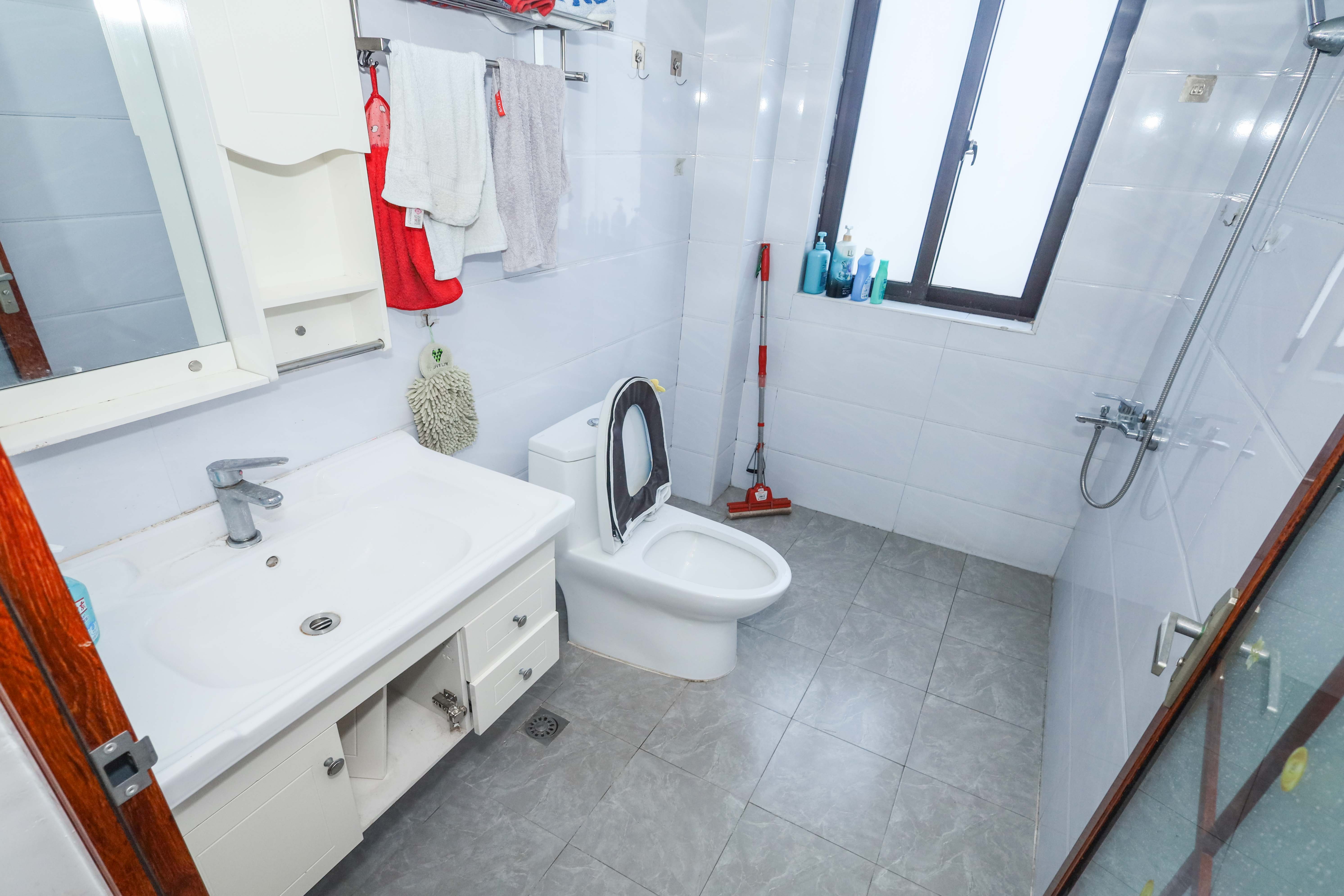 保利麓谷林语E区  4室2厅2卫    122.0万 保利麓谷林语E区  4室2厅2卫    122.0万卫生间