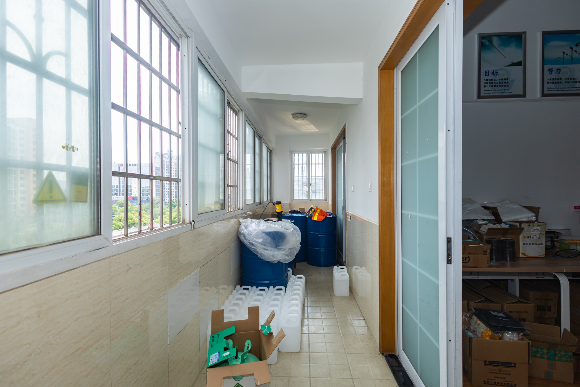 星邮公寓 5室2厅2卫 135.0万 星邮公寓 5室2厅2卫 135.0万阳台