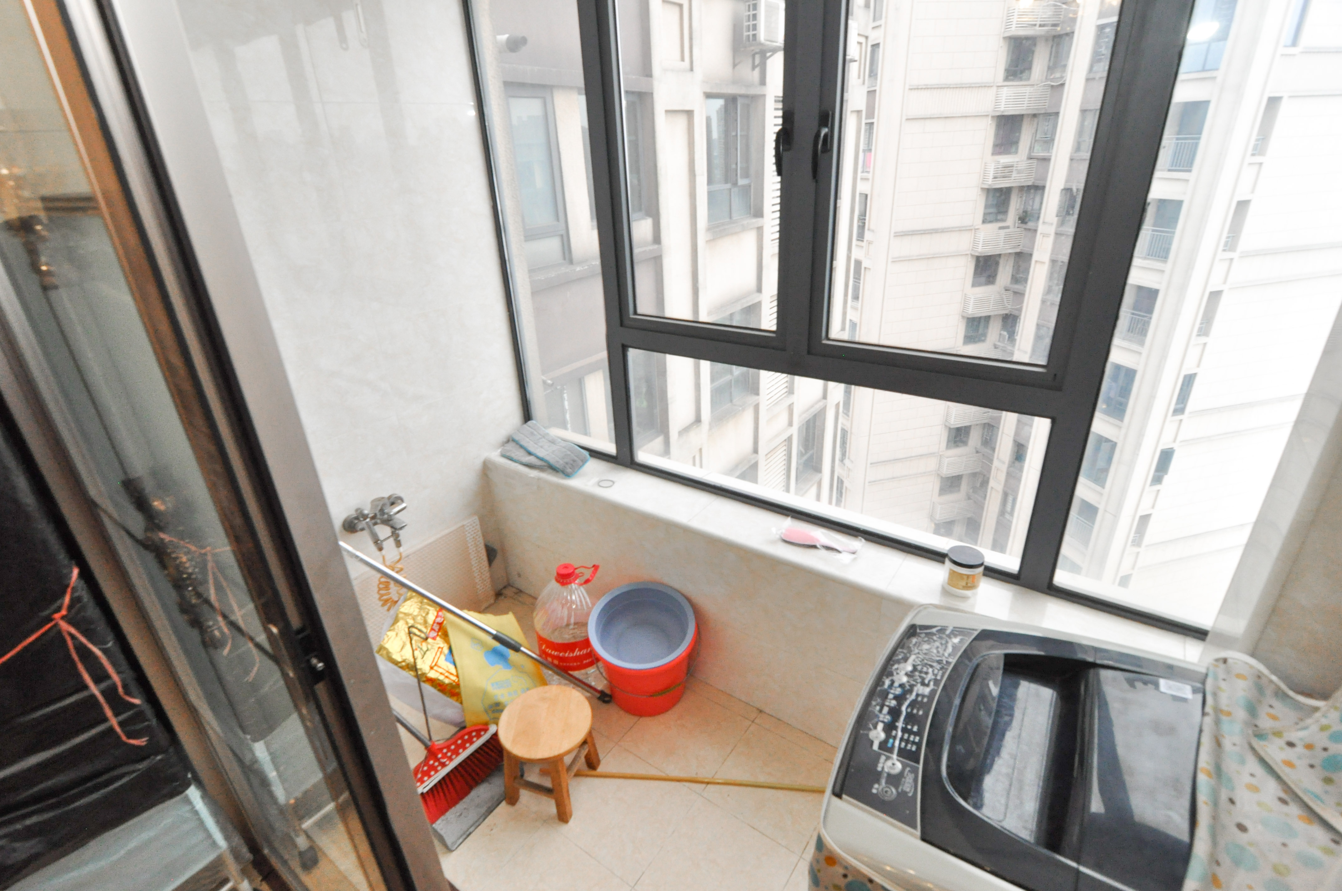 中海梅溪湖壹号  3室2厅2卫   195.00万卧室