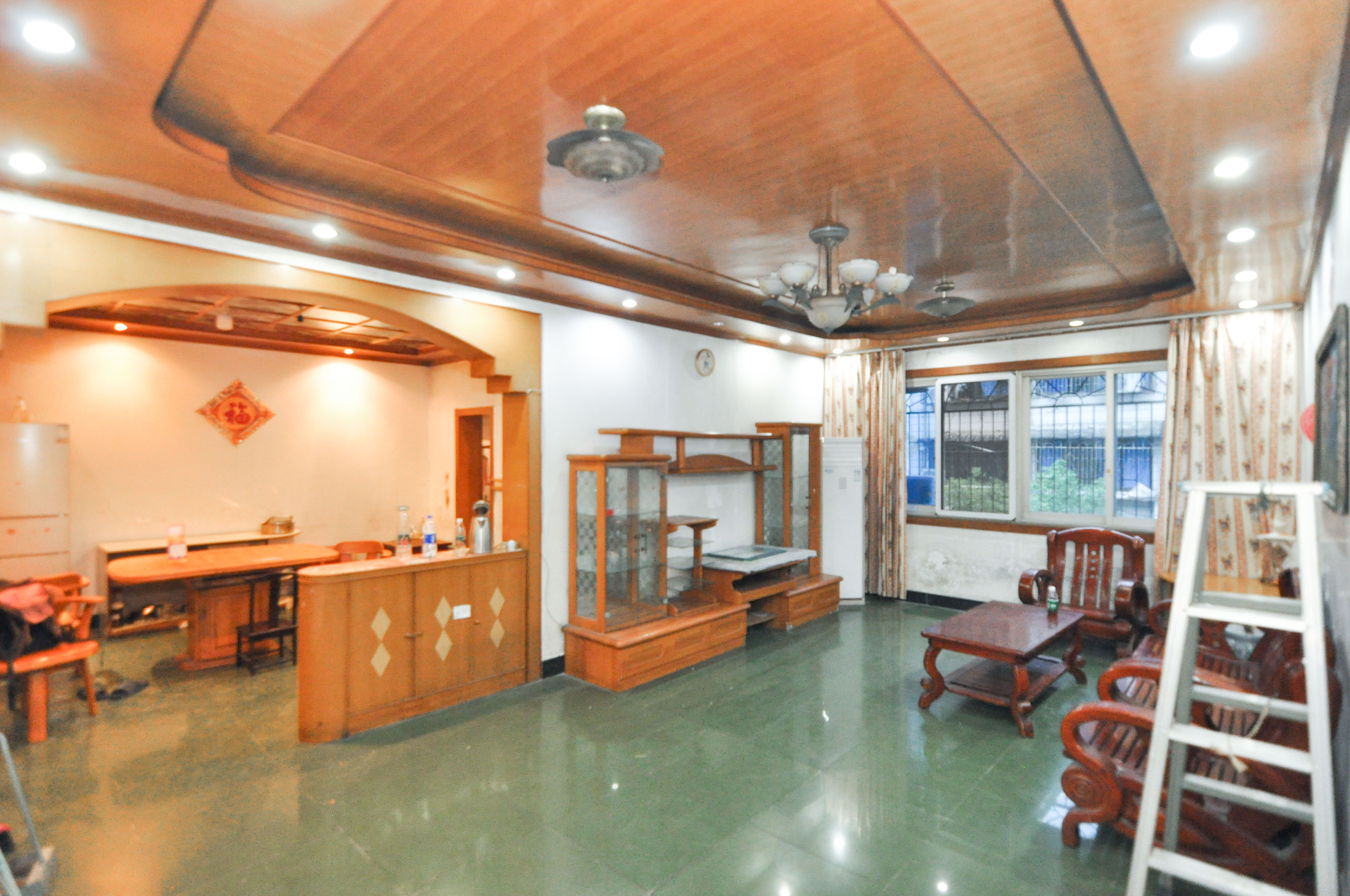 欣欣新村  3室2厅2卫   65.00万客厅
