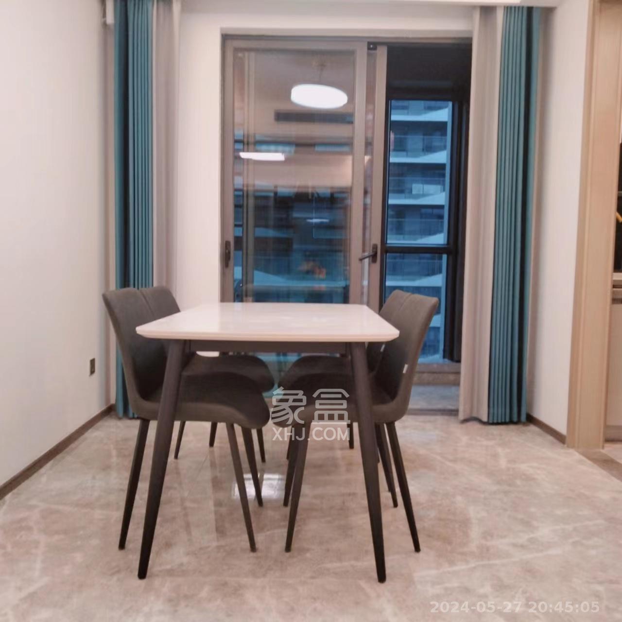 复地滨江金融中心  4室2厅2卫    5000.0元/月室内图