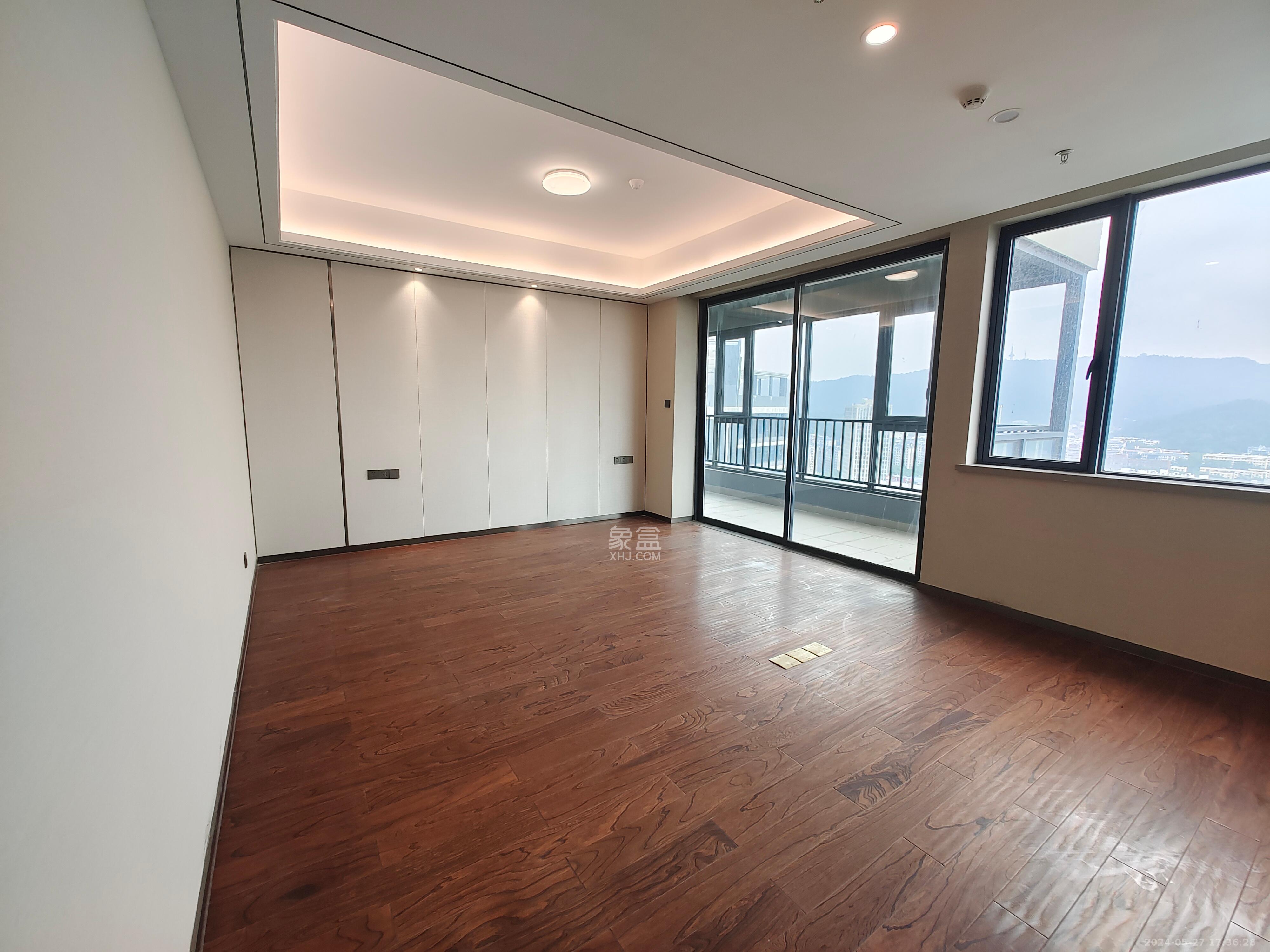 旭辉都会山  4室2厅3卫   15000.00元/月室内图