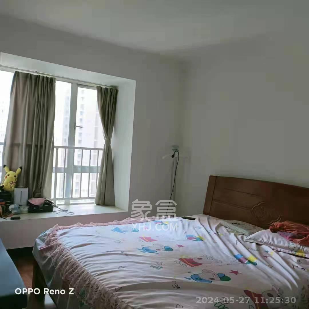 恒广国际景园  3室2厅2卫   2200.00元/月室内图1