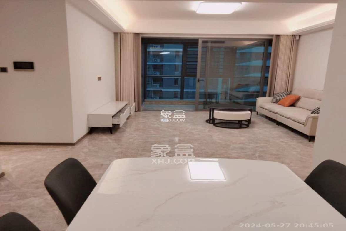 复地滨江金融中心  4室2厅2卫    5000.0元/月 复地滨江金融中心  4室2厅2卫    5000.0元/月室内图