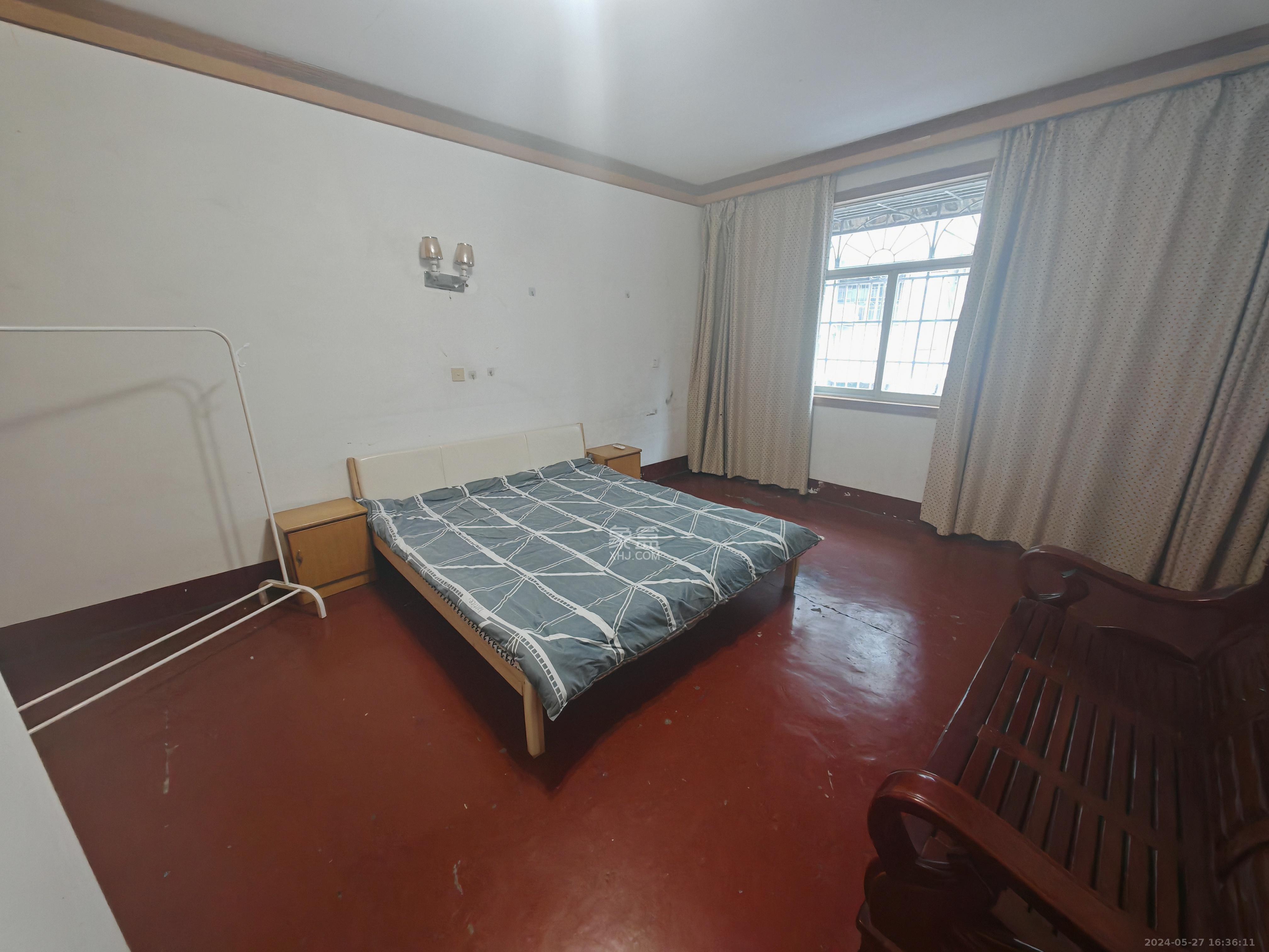 湘华公寓  4室2厅1卫   2800.00元/月室内图