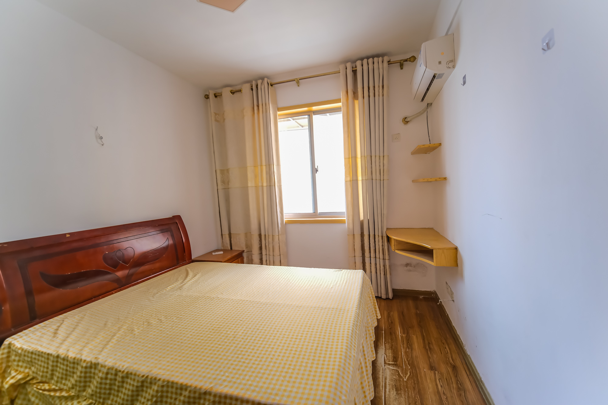 红树湾  3室2厅1卫    70.0万卧室