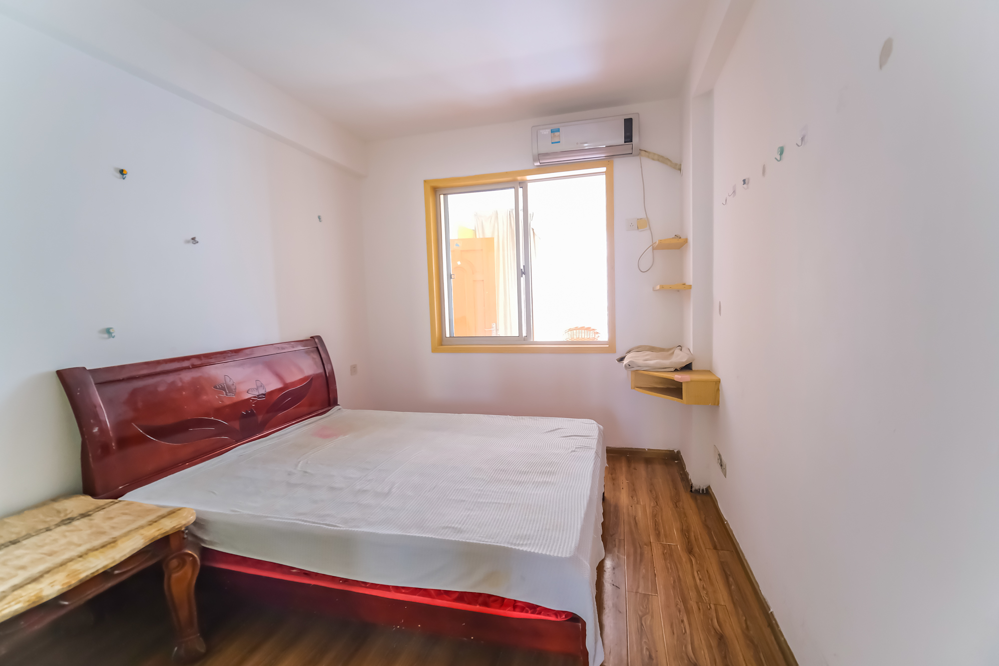 红树湾  3室2厅1卫    70.0万卧室