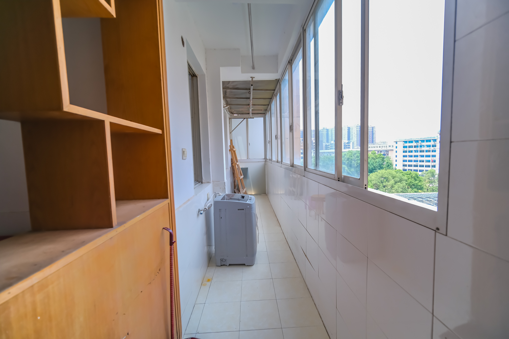 红树湾  3室2厅1卫    70.0万阳台