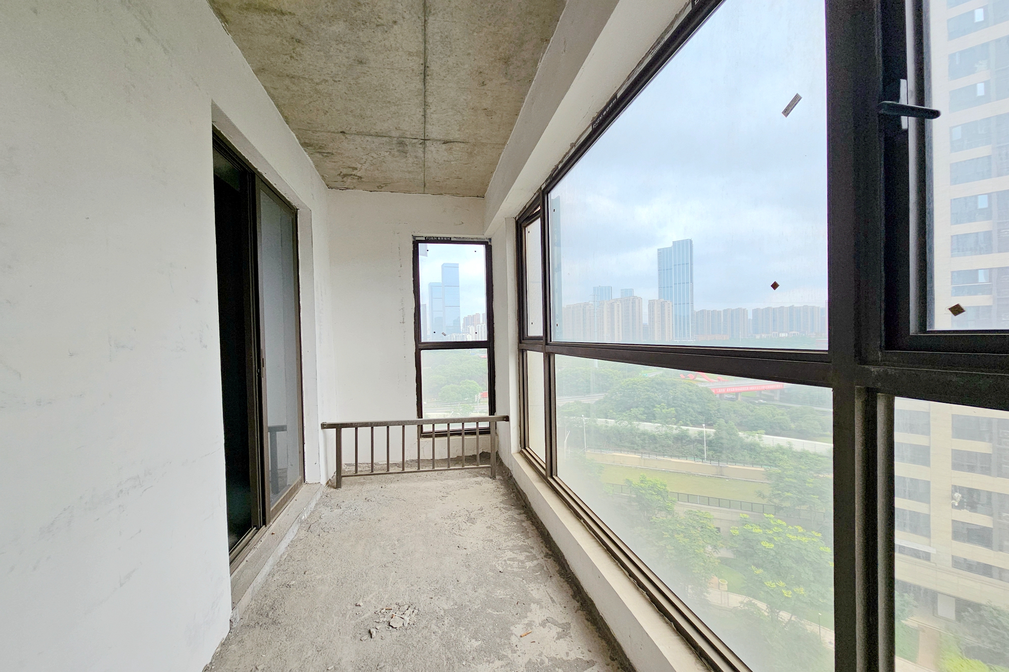 明昇壹城（明昇时代广场）二期  4室1厅1卫   298.00万其他