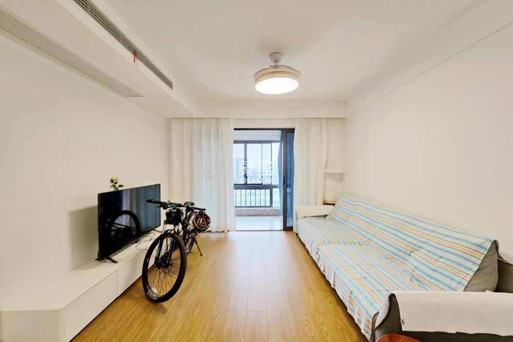 阳光城尚东湾蓝莓苑  3室2厅1卫    98.0万