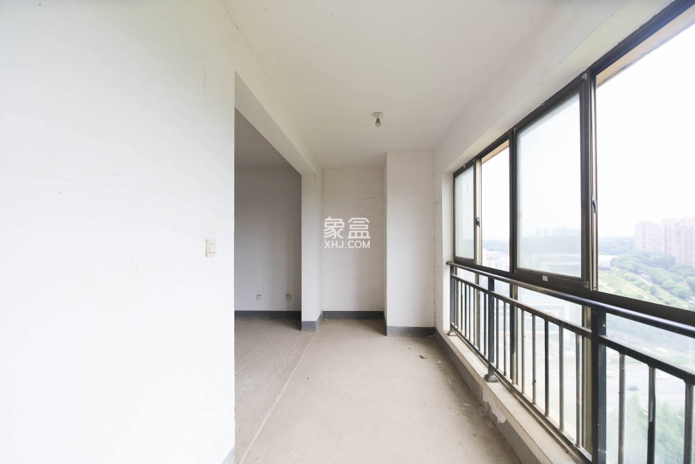 中天瑞景  5室2廳2衛(wèi)   220.00萬