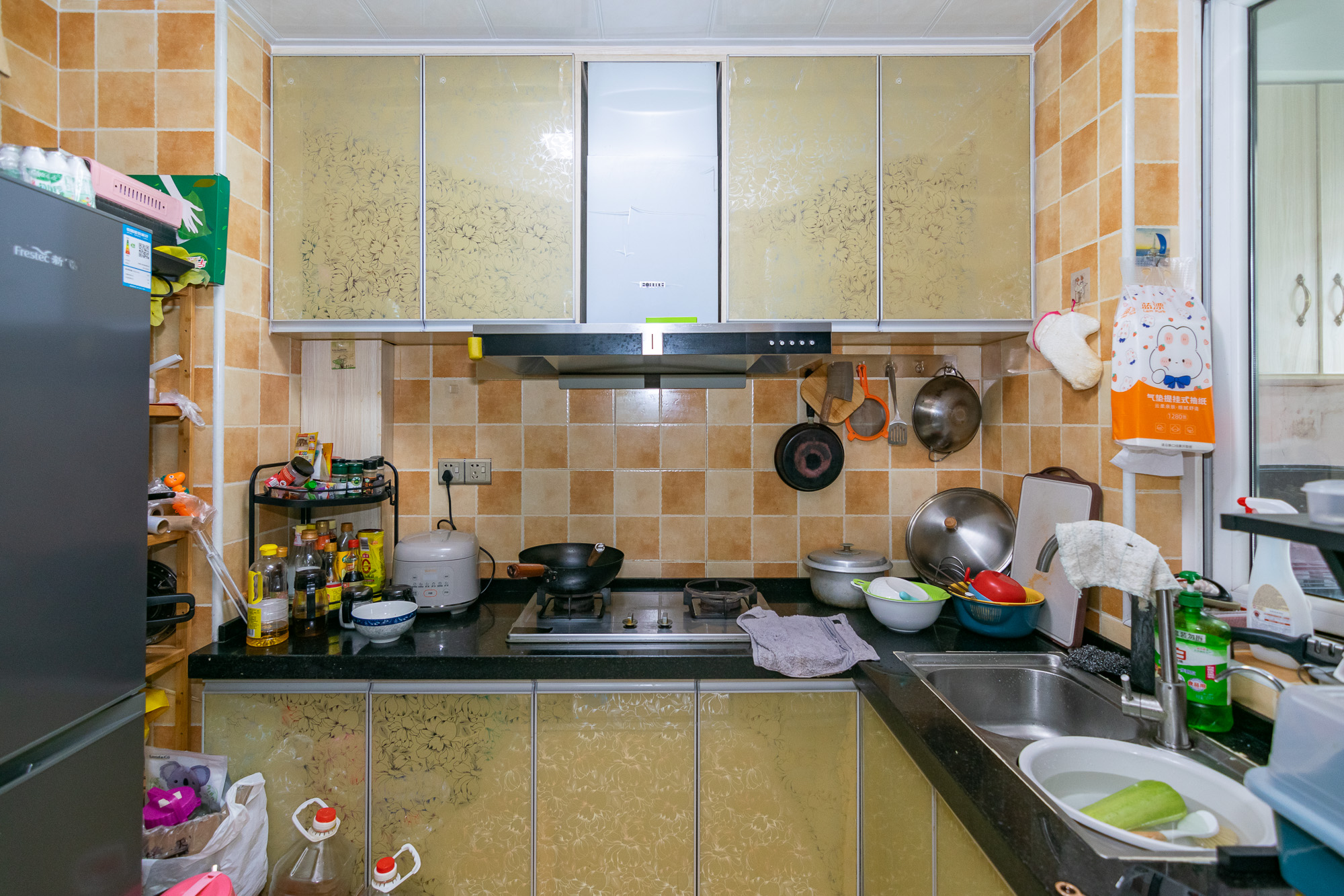 金地三千府(金地湖山樾、金地自在城)  3室2厅2卫    70.0万 金地三千府(金地湖山樾、金地自在城)  3室2厅2卫    70.0万厨房