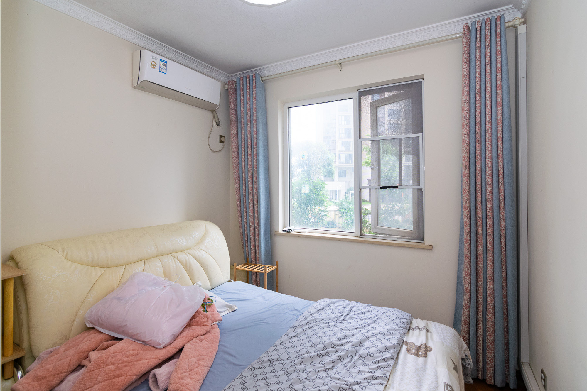 金地三千府(金地湖山樾、金地自在城)  3室2厅2卫    70.0万 金地三千府(金地湖山樾、金地自在城)  3室2厅2卫    70.0万卧室