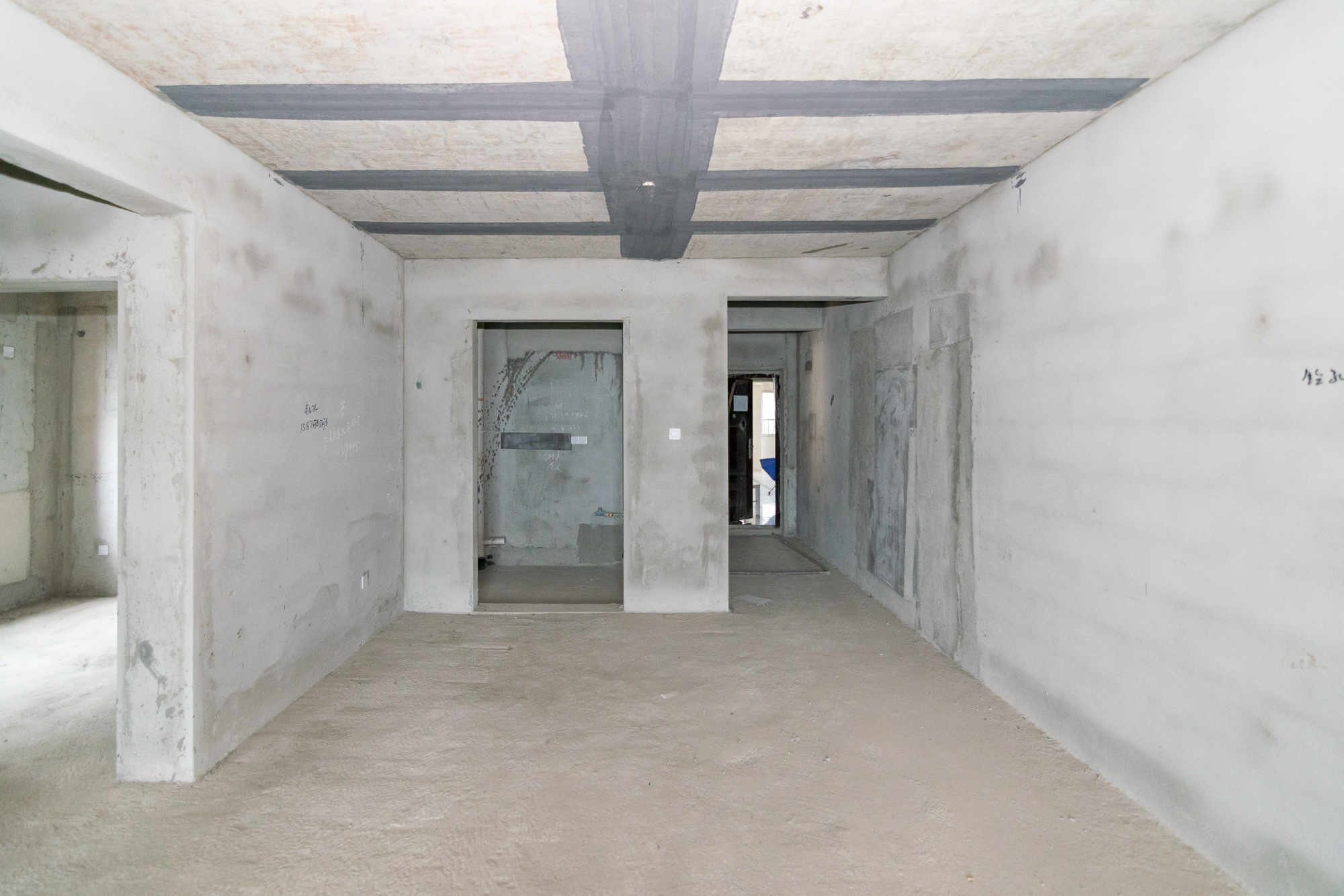 润和美郡(润和紫郡五期) 3室2厅1卫 80.0万 润和美郡(润和紫郡五期) 3室2厅1卫 80.0万客厅