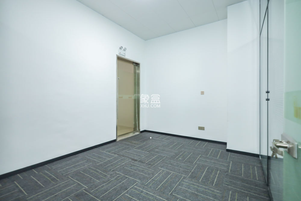 綠地中央廣場   346.11㎡     330.00萬