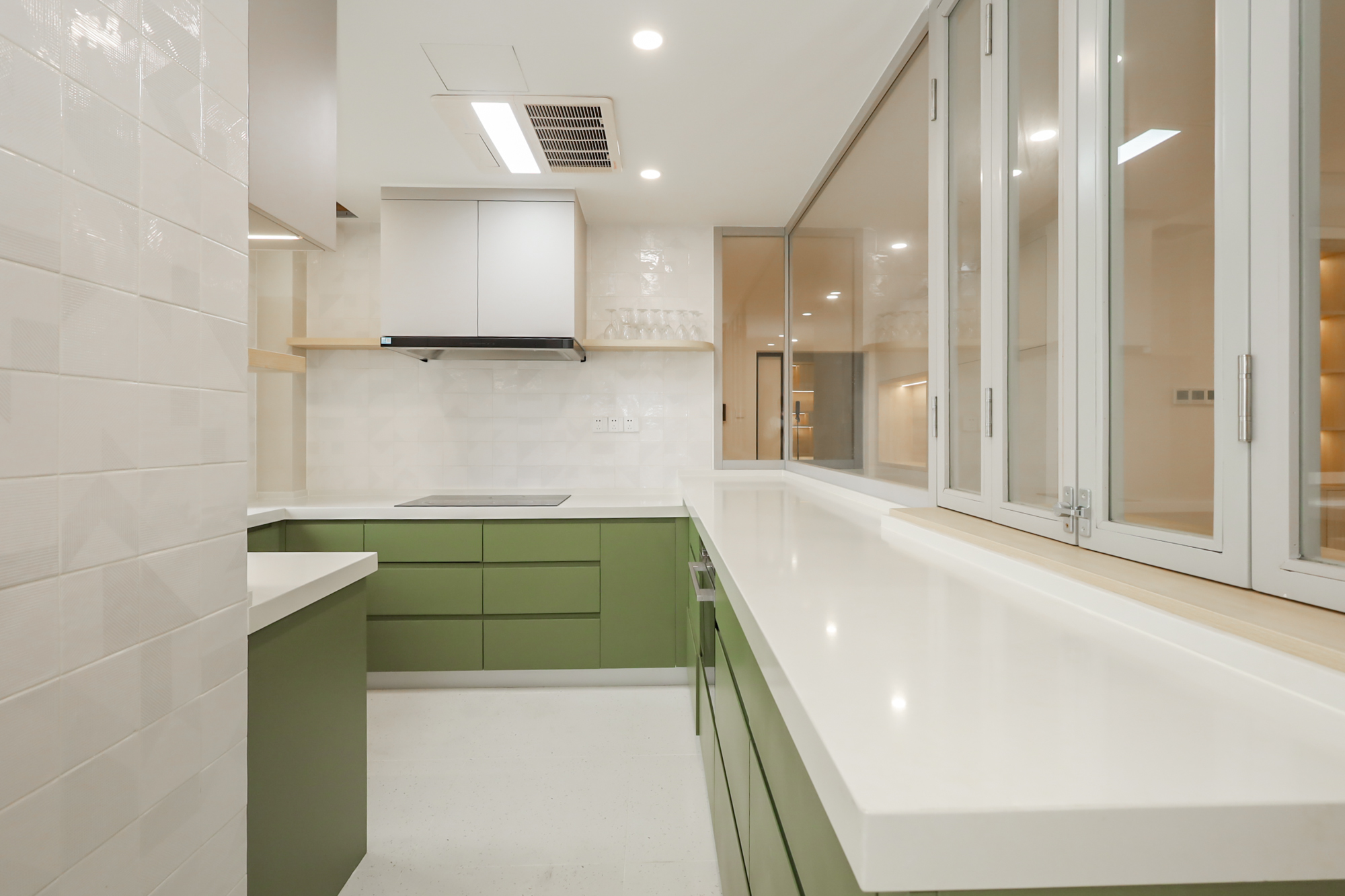 绿地湖湘中心  3室2厅3卫    400.0万 绿地湖湘中心  3室2厅3卫    400.0万厨房