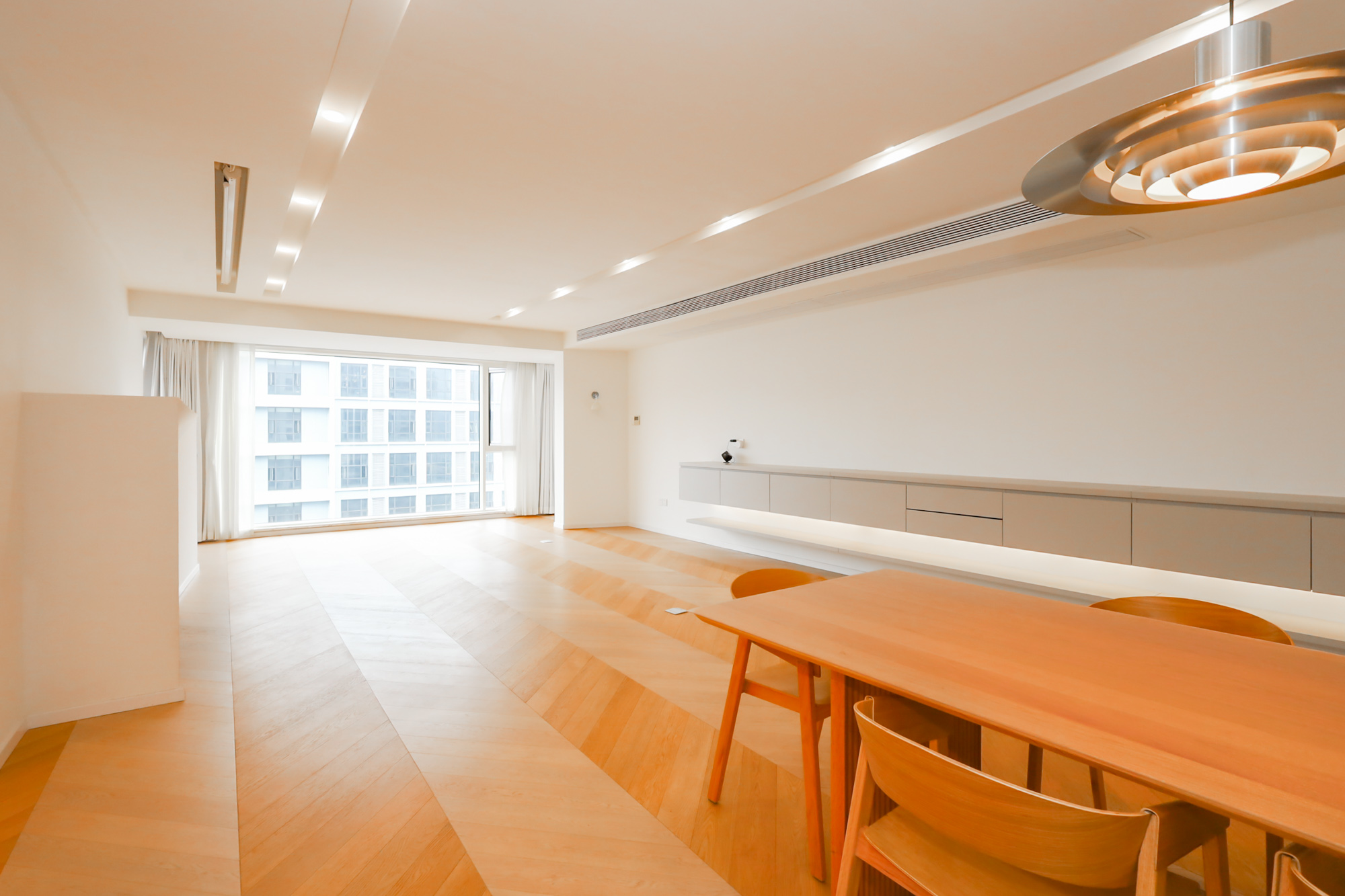 绿地湖湘中心  3室2厅3卫    400.0万 绿地湖湘中心  3室2厅3卫    400.0万客厅