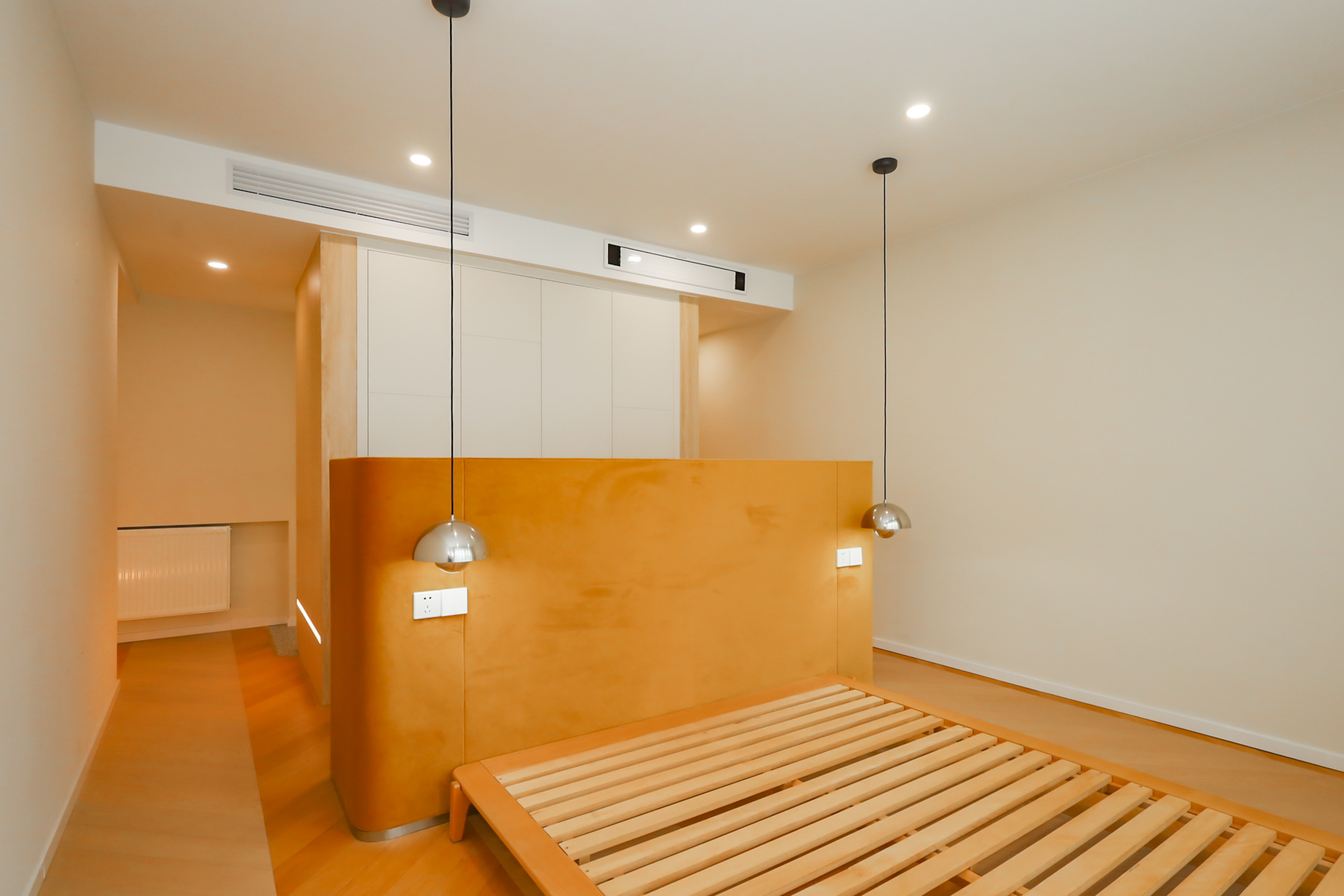 绿地湖湘中心  3室2厅3卫    400.0万 绿地湖湘中心  3室2厅3卫    400.0万卧室