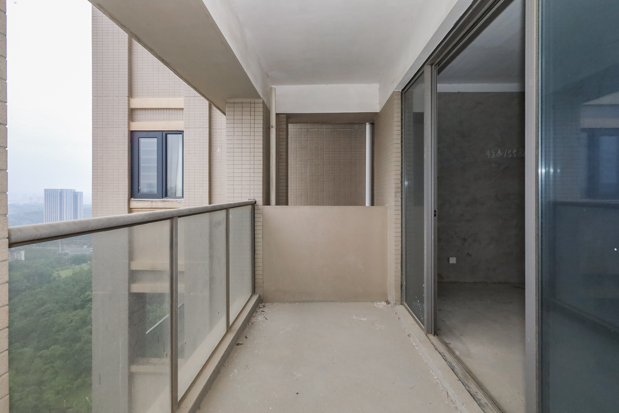 八方小区B区  3室2厅2卫    418.0万 八方小区B区  3室2厅2卫    418.0万阳台