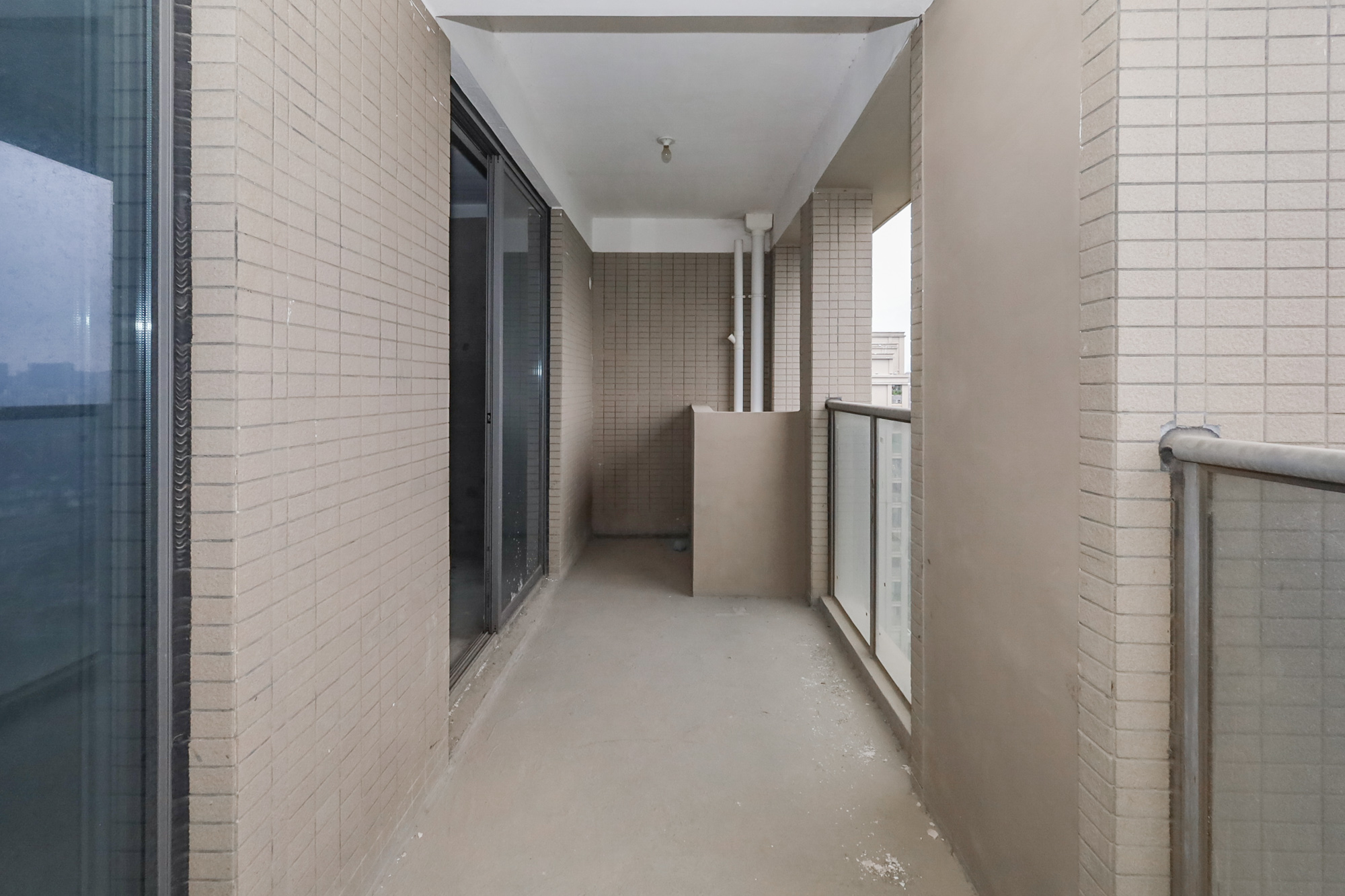 八方小区B区  3室2厅2卫    418.0万 八方小区B区  3室2厅2卫    418.0万阳台