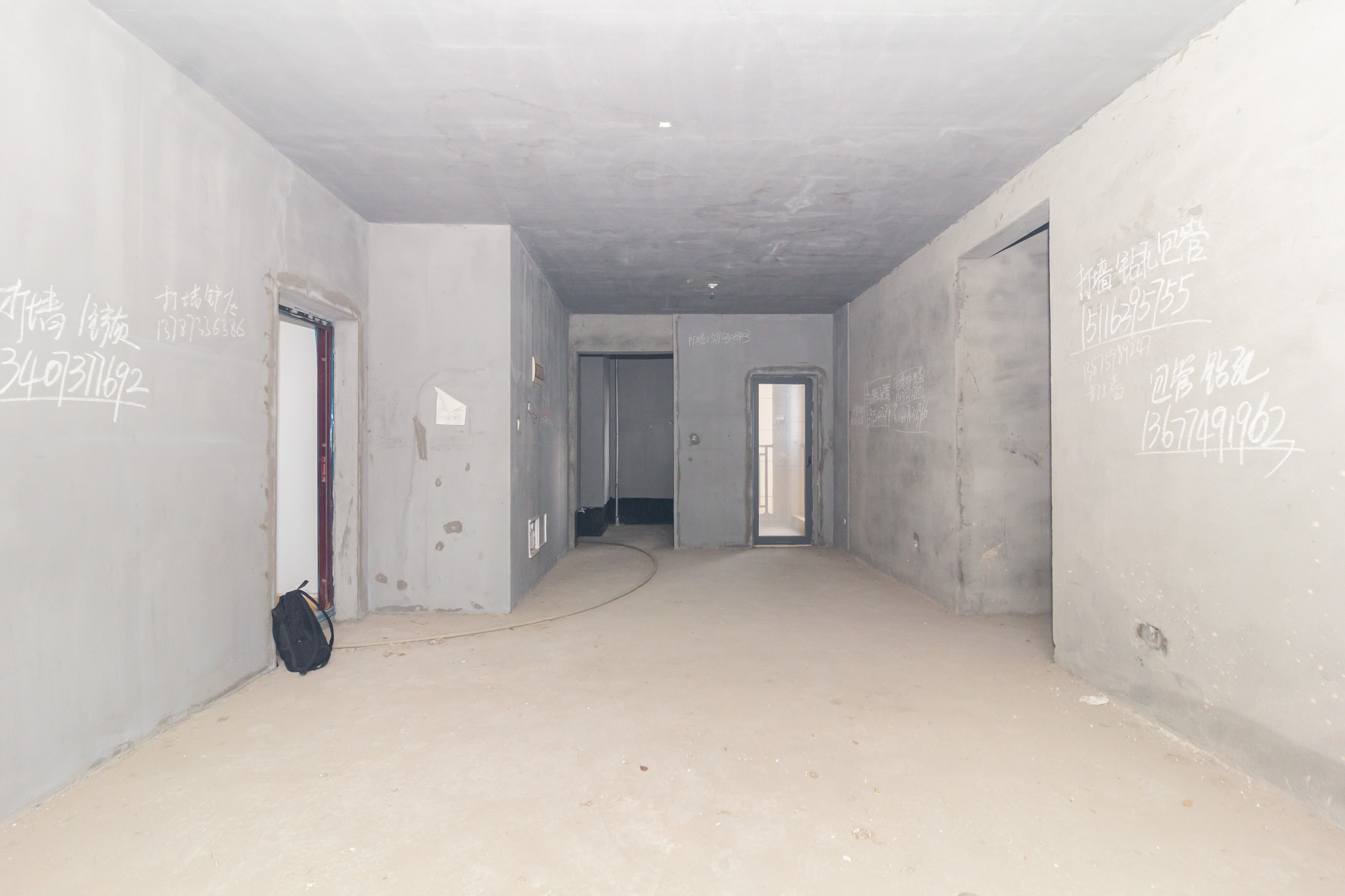 湘预家园  3室2厅2卫    62.8万客厅