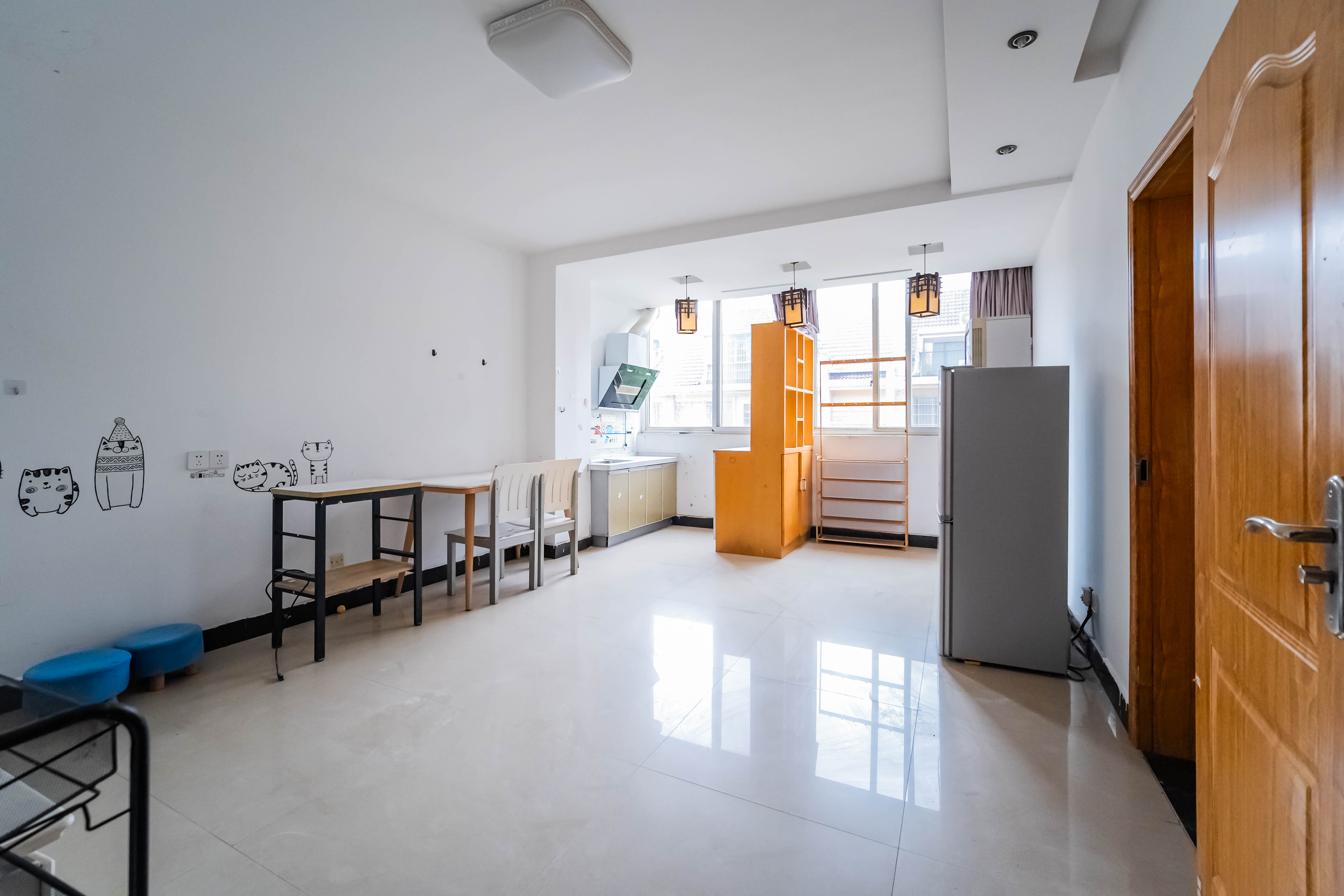 新星小区  4室2厅1卫   90.00万